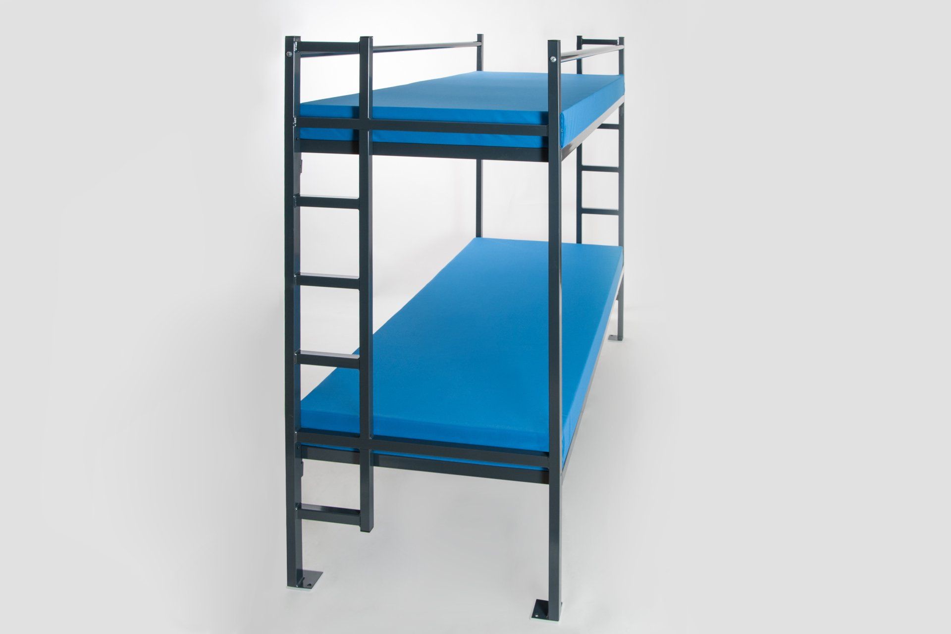 Flüchtlingsbett, Mengeu AG