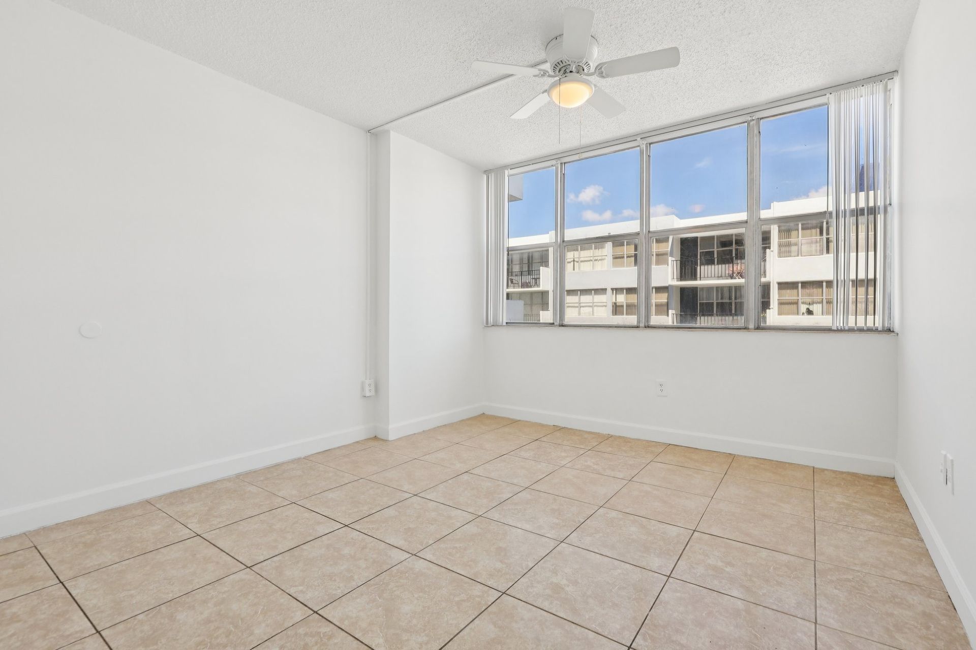 2 Bedroom 2 Bath apartment in North Miami Beach