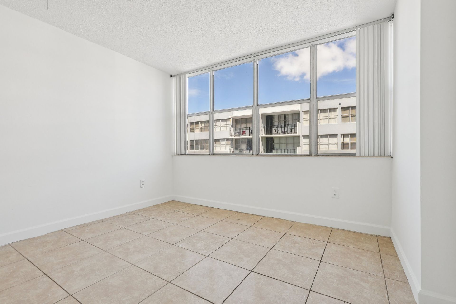 2 Bedroom 2 Bath apartment in Miami