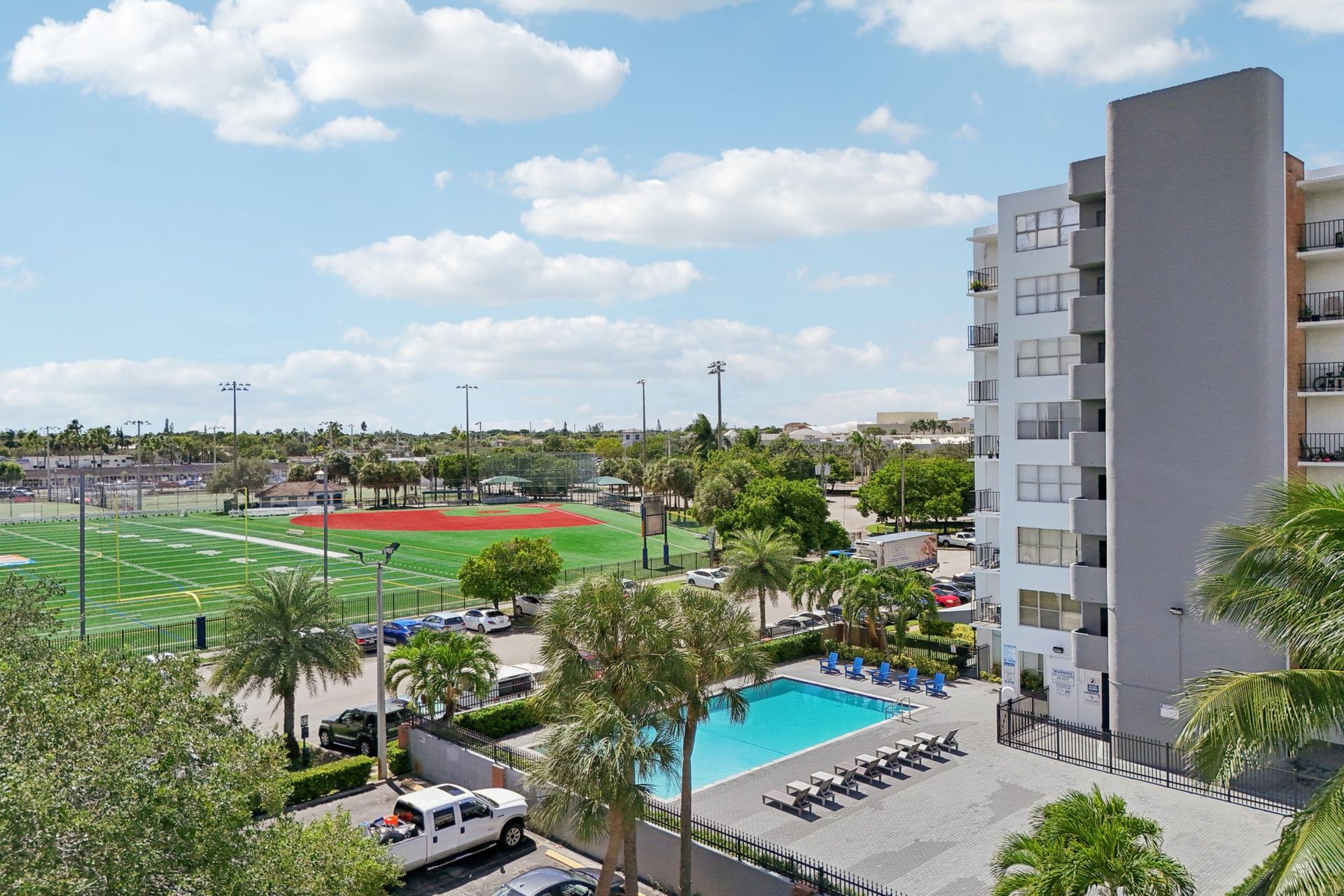 Grand Island Square Miami