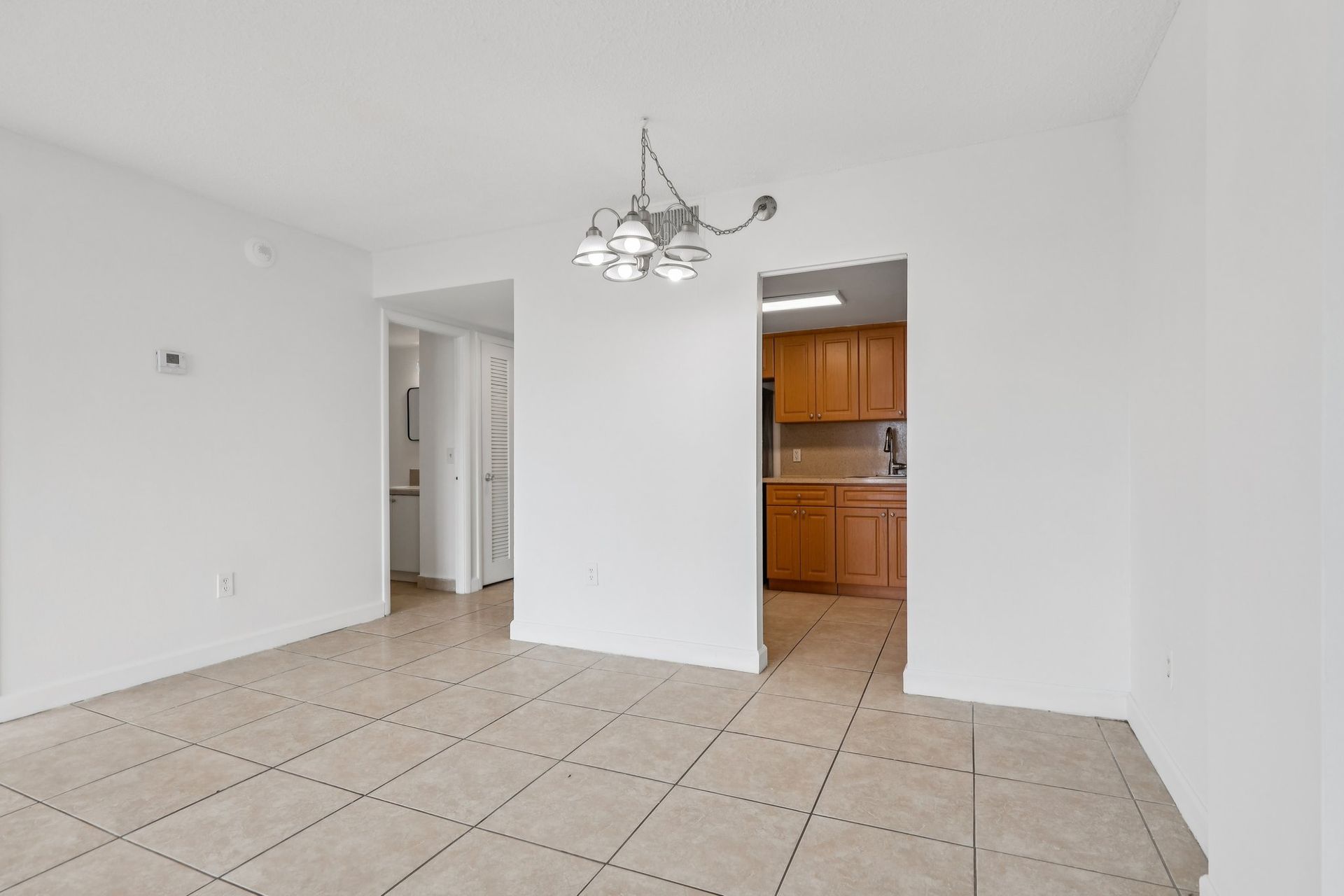 1 bed 1.5 bath apartment in Miami