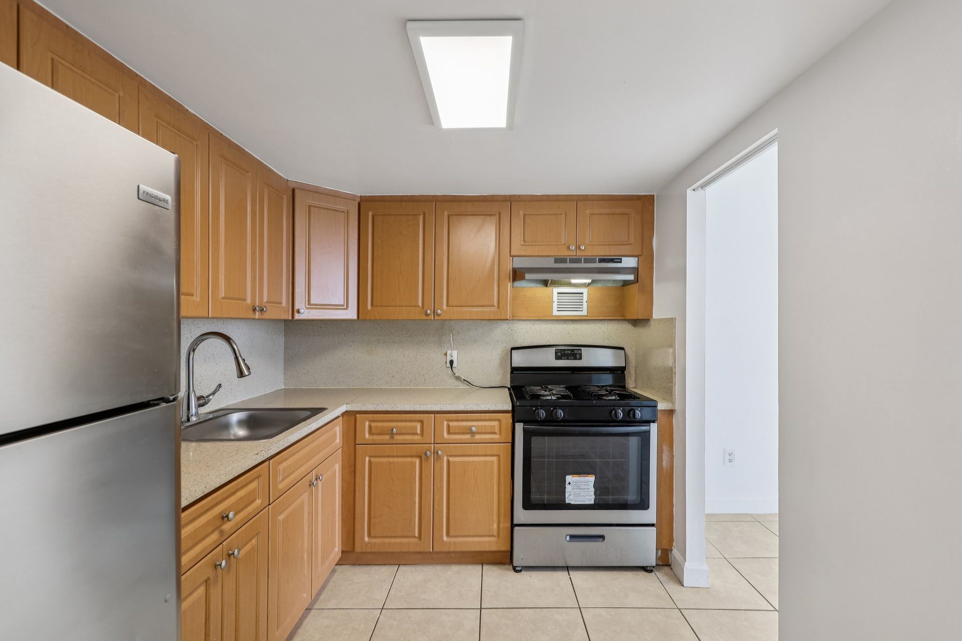 1 bed 1.5 bath apartment in Miami