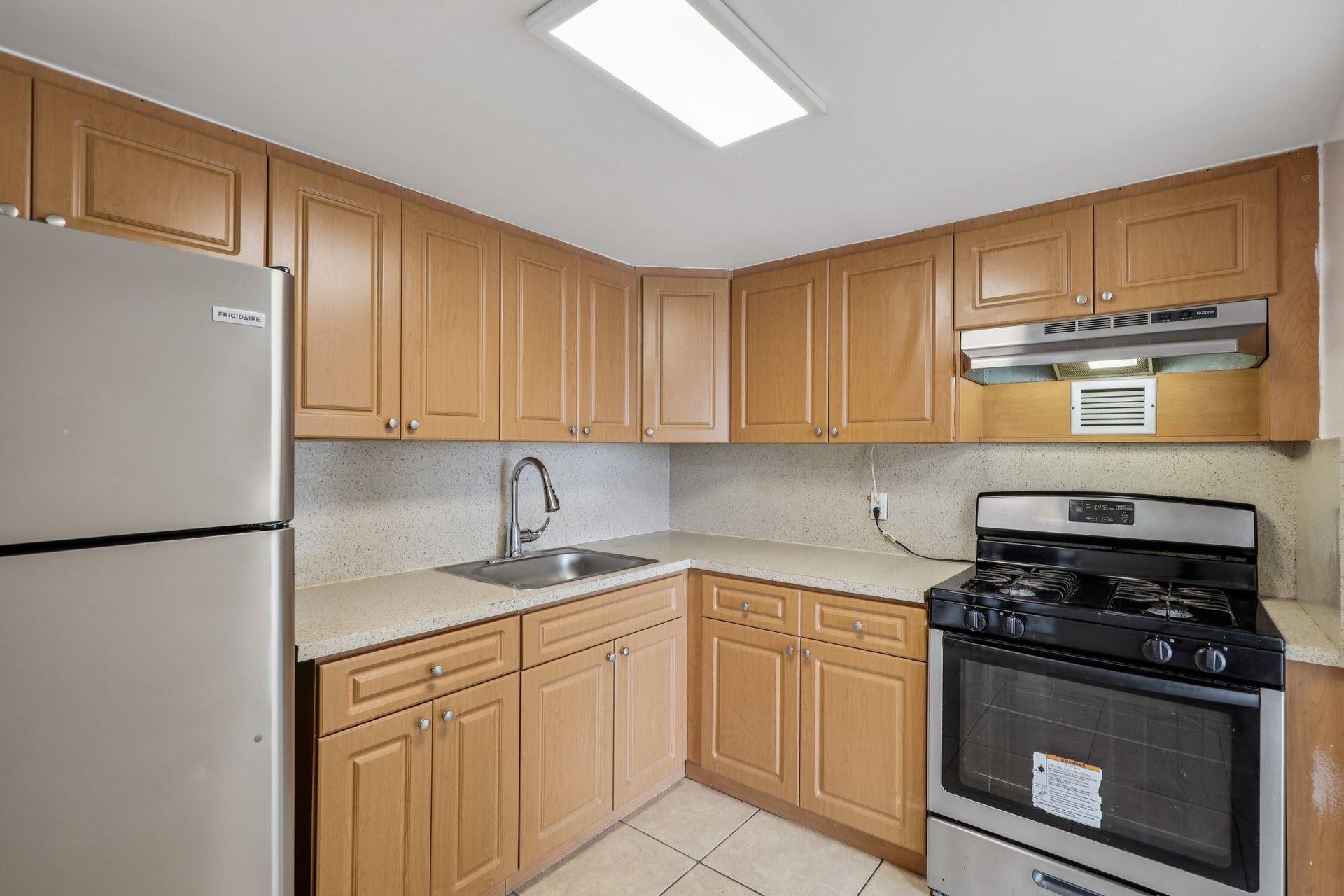 1 bed 1.5 bath apartment in Miami