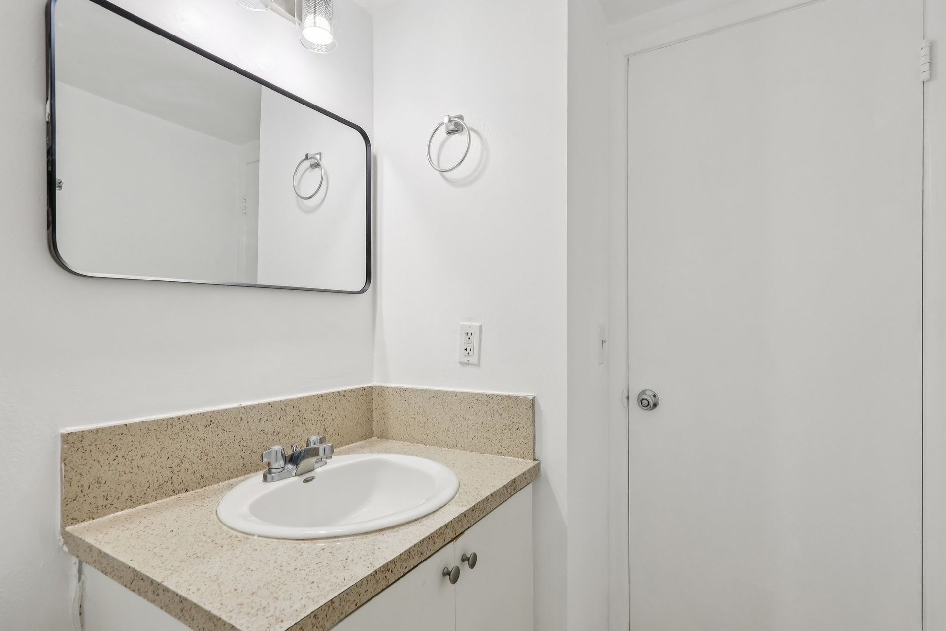 1 bed 1.5 bath apartment in Miami