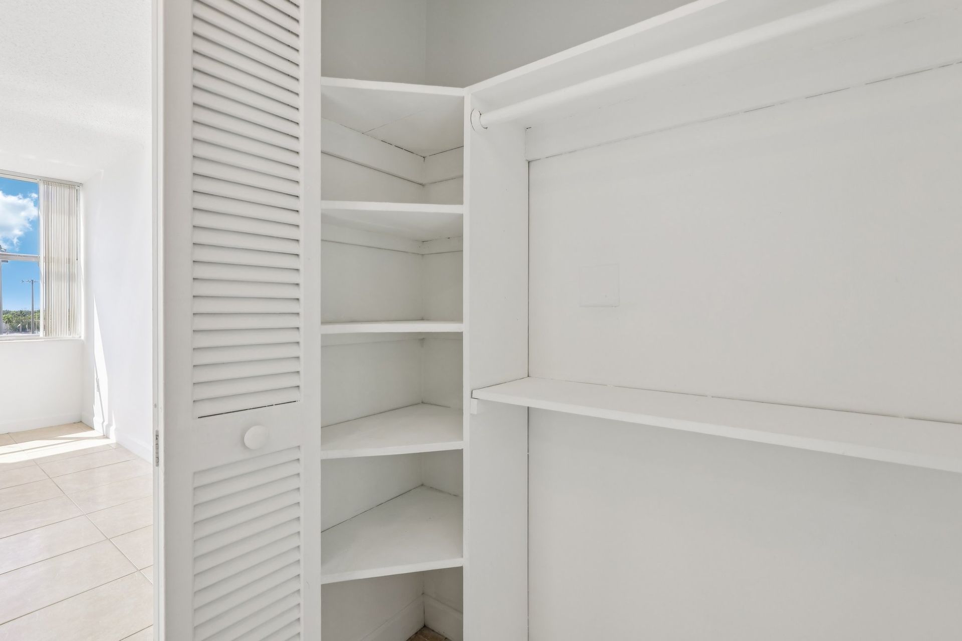 1 bed 1.5 bath apartment in Miami