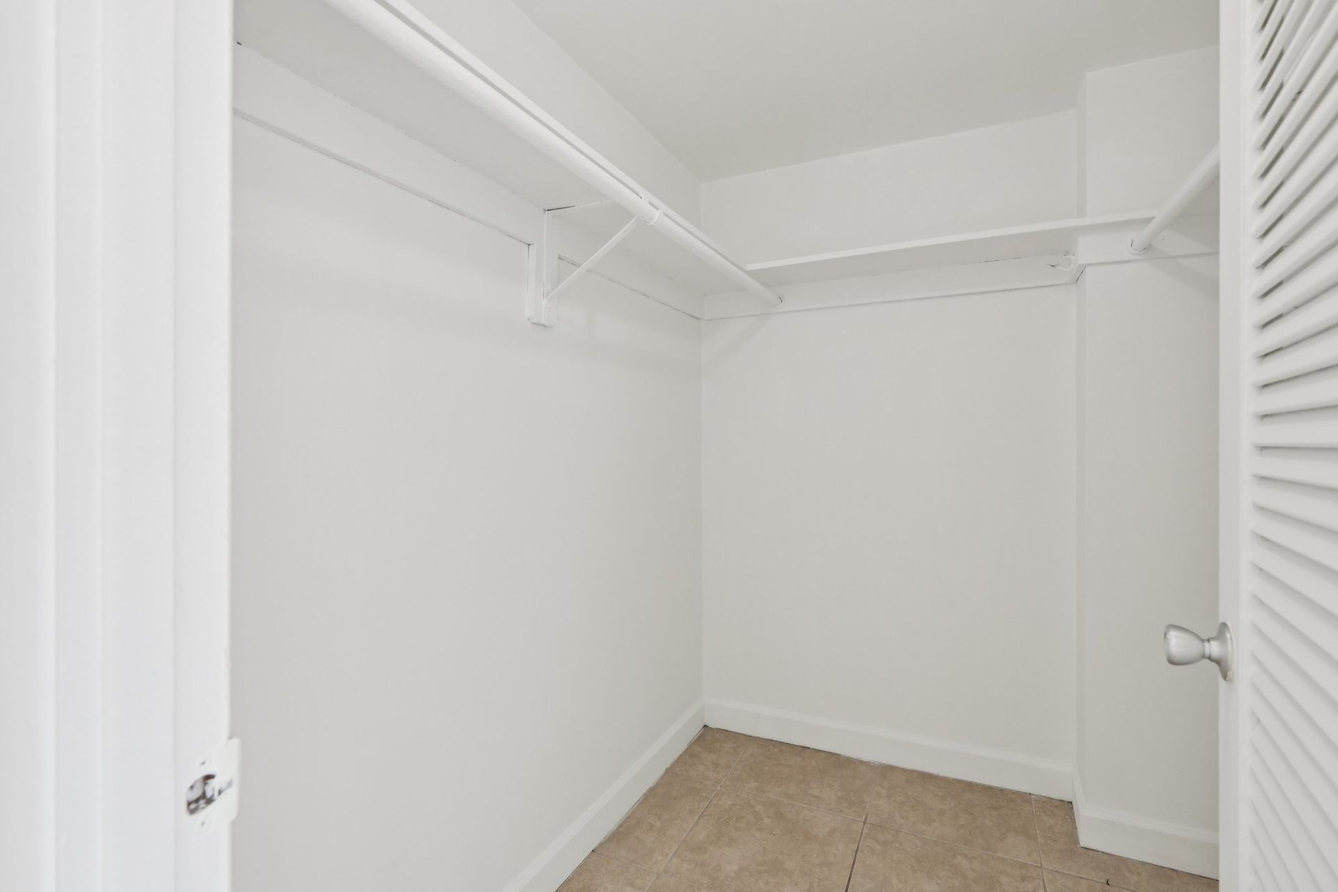 1 bed 1.5 bath apartment in Miami