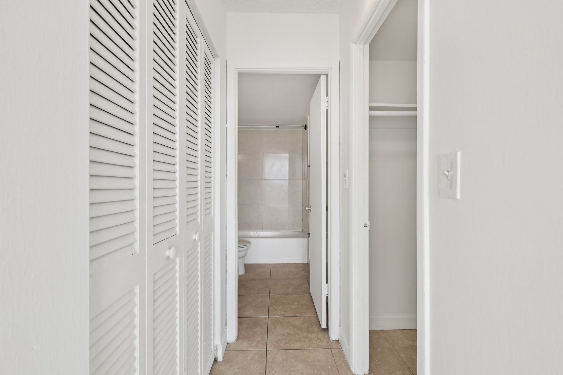 1 bed 1.5 bath apartment in Miami