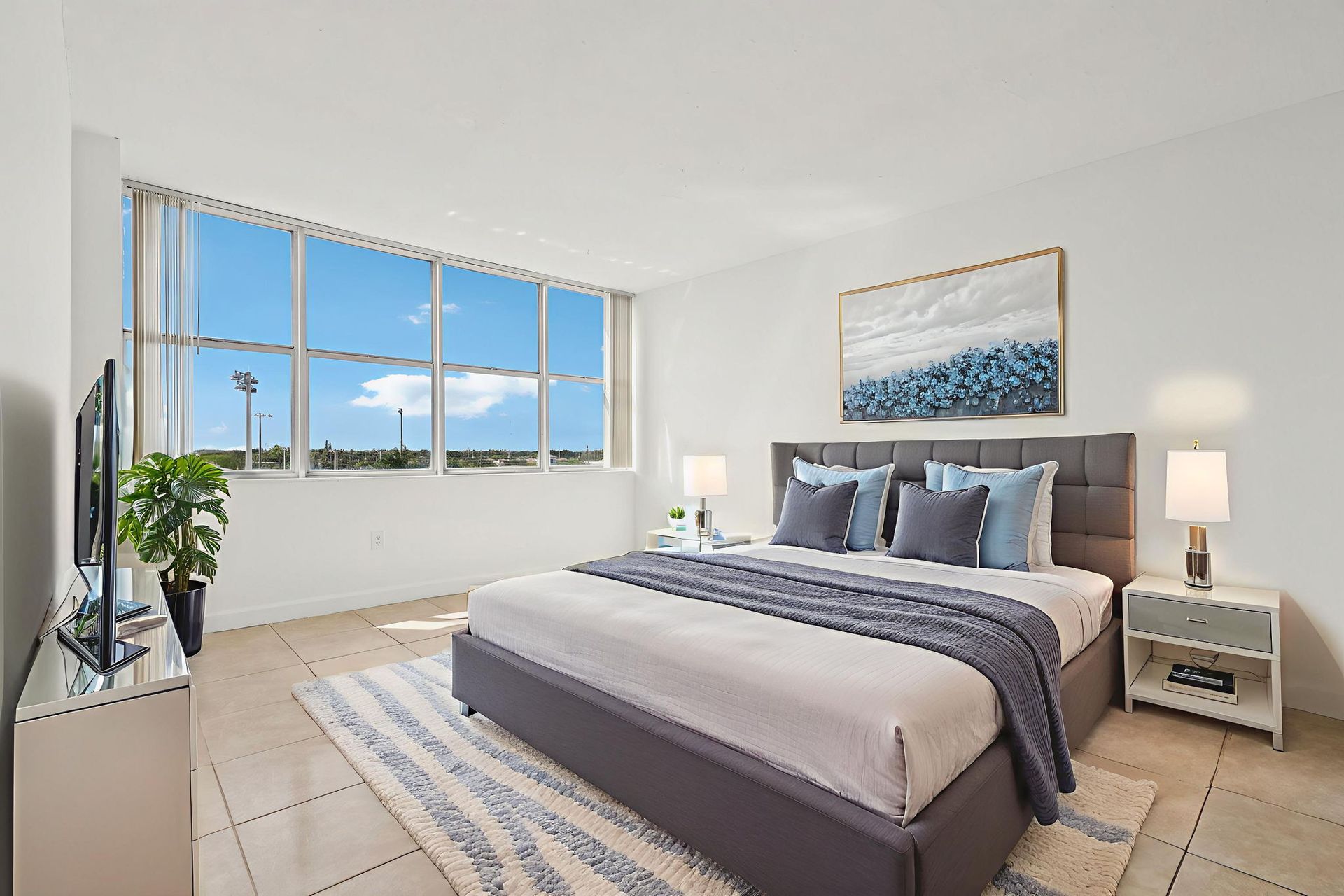 1 bed 1.5 bath apartment in Miami