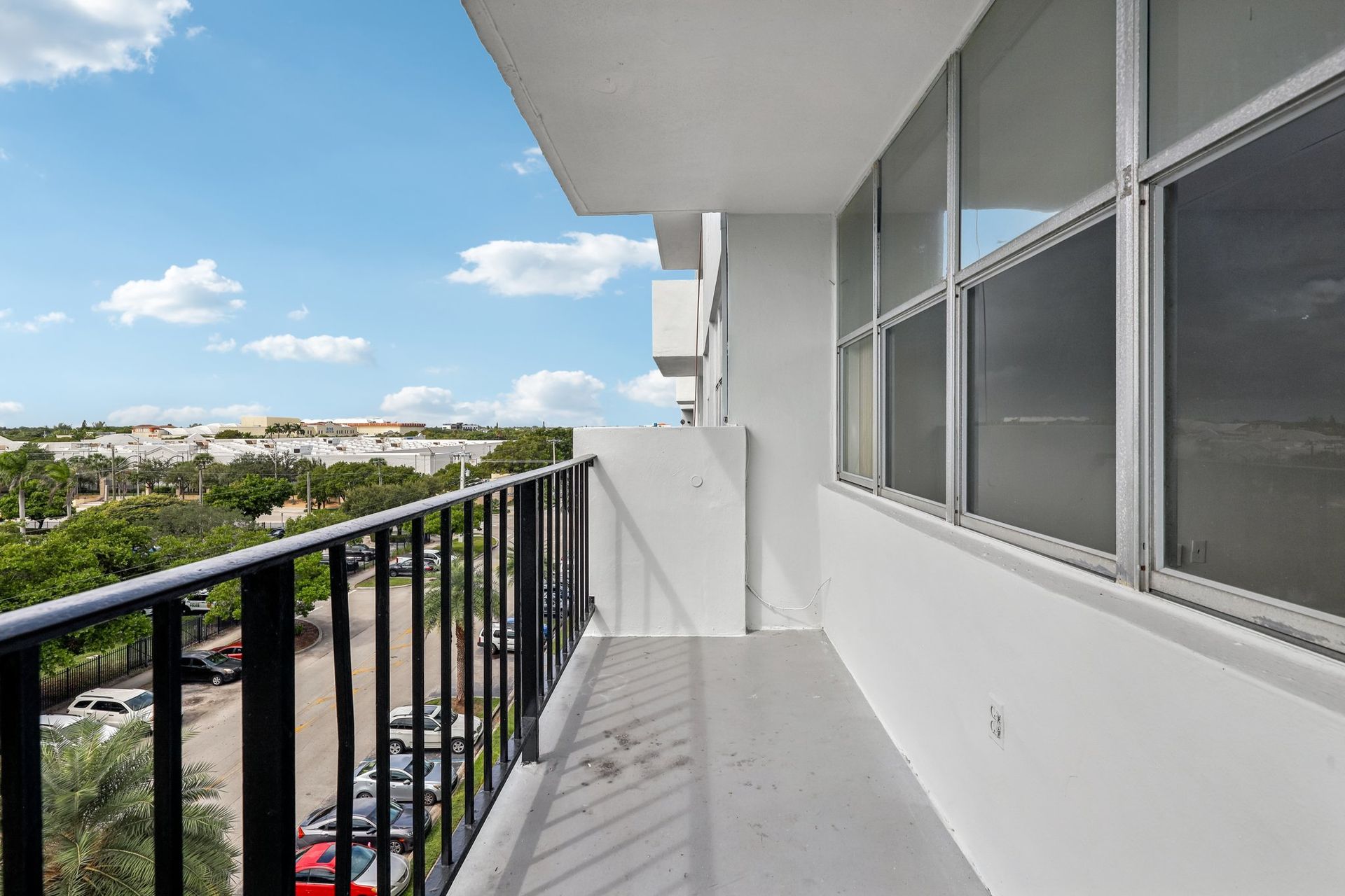 1 bed 1.5 bath apartment in Miami