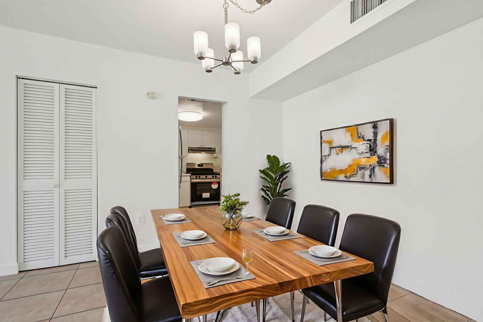 2 Bed / 2 Bath