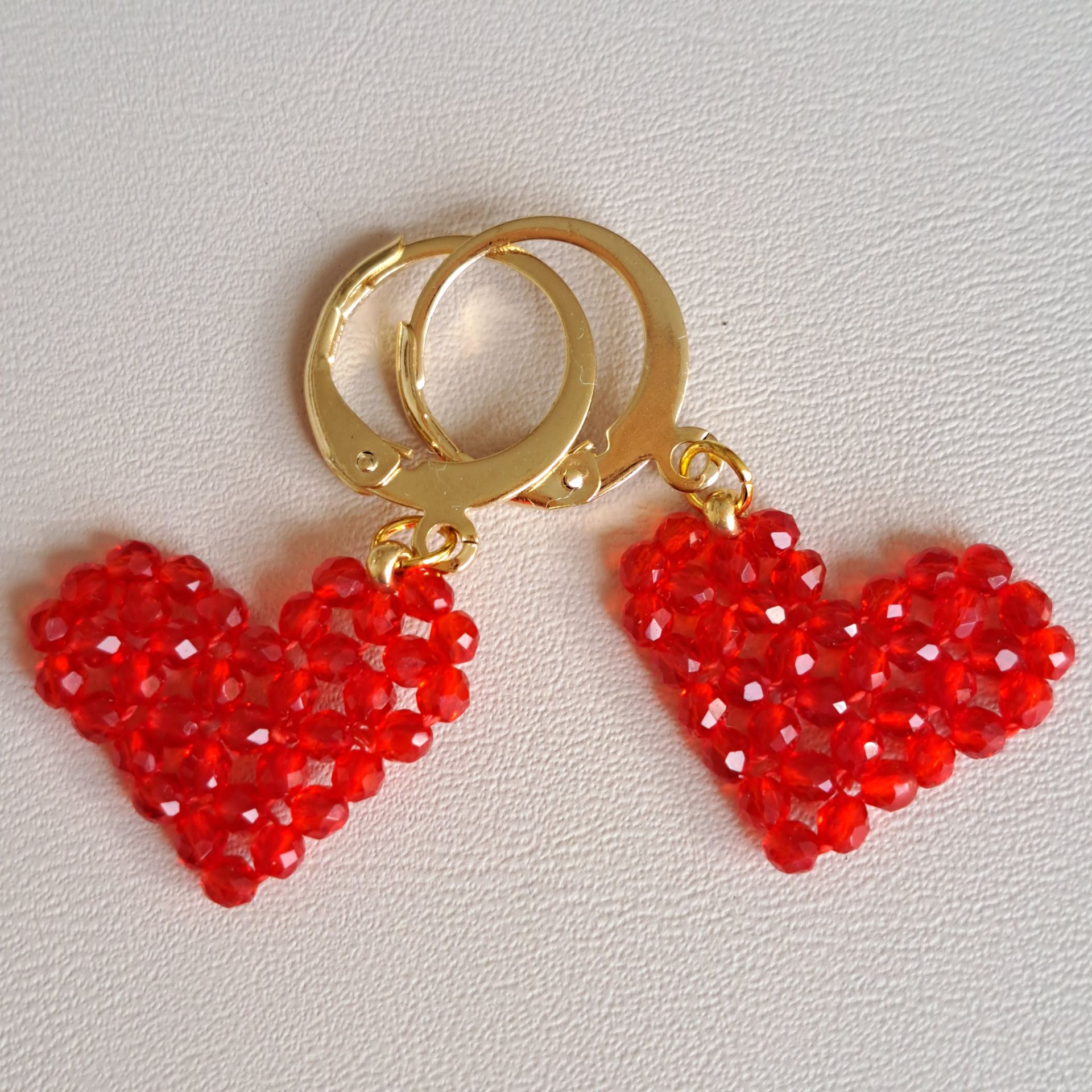 170 Oorbellen klein hartje, rood