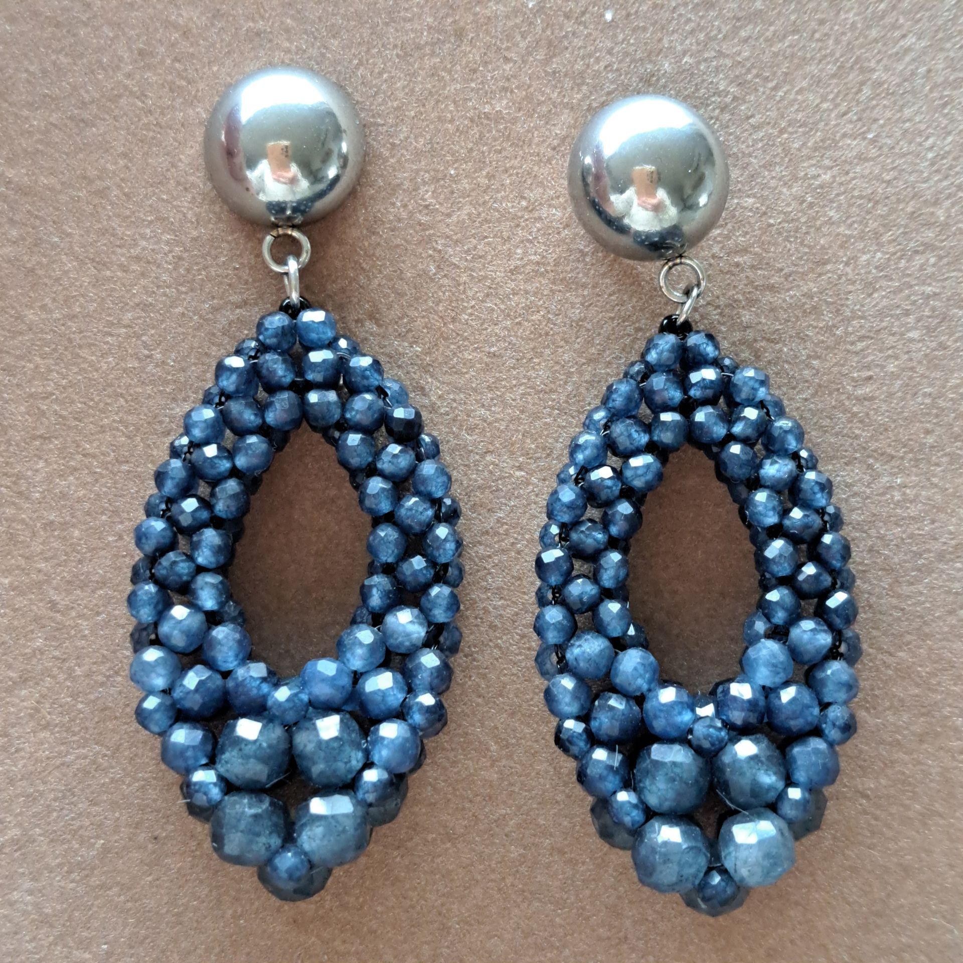 198, Oorbellen donker deminblauw