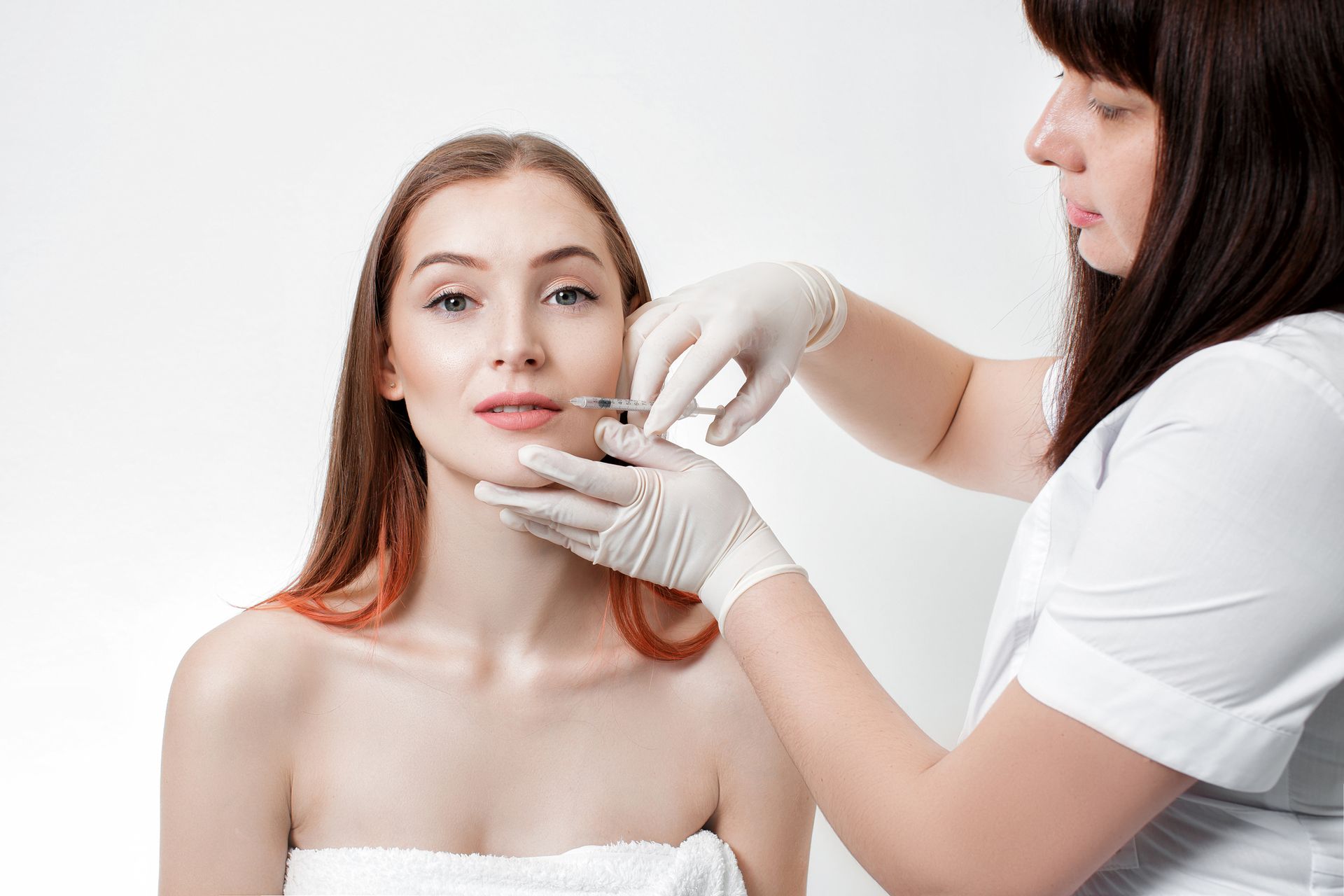 Expert from Ponte Vedra Vein Institute applying Botox injections to a patient at our Jacksonville, FL clinic