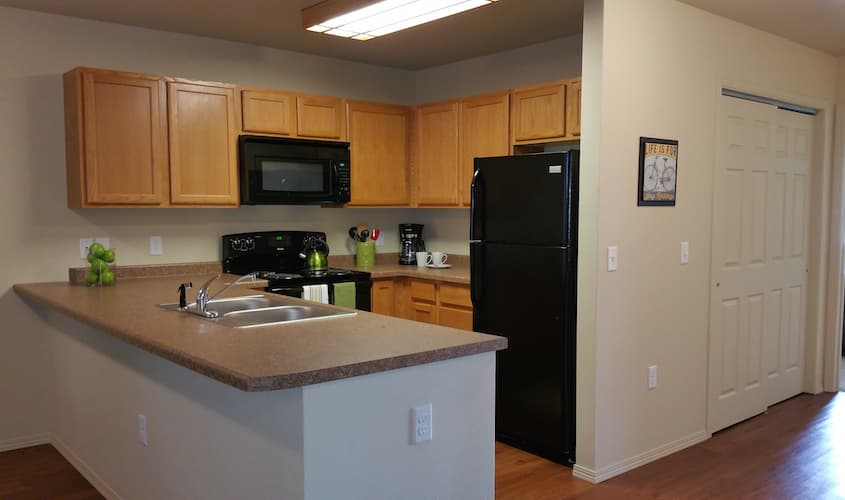Kitchen with Full-Size Appliances