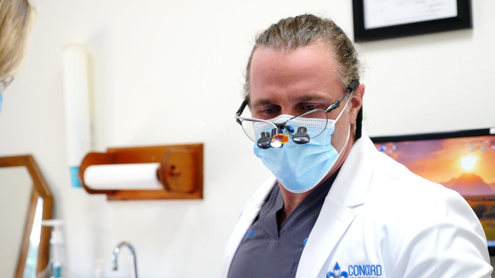 dental services Algiers la | Dentist in New Orleans working on patient