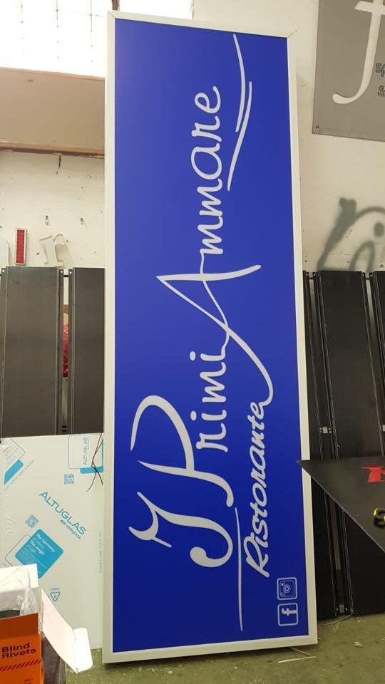 cartelloni pubblicitari