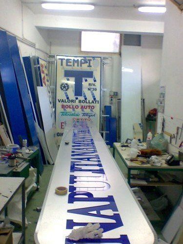 laboratorio insegne pubblicitarie