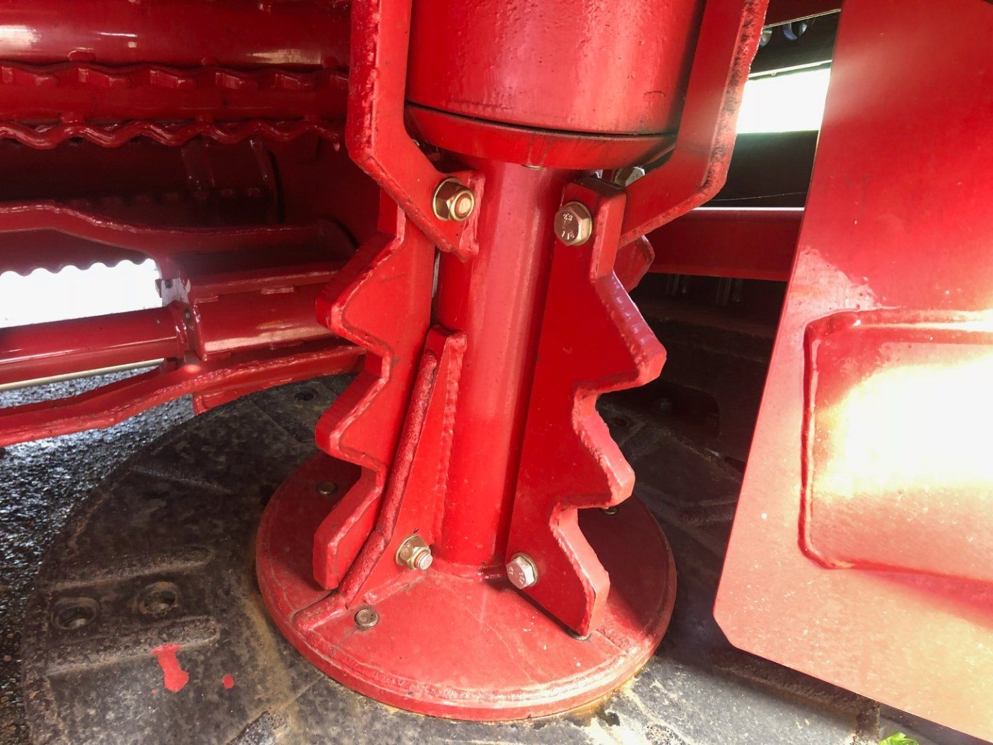 Base Cutter Leg — Gallery in Ayr, QLD