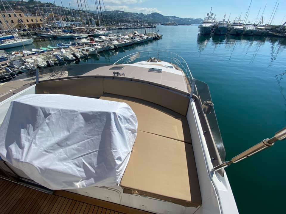 beige cushions in boat