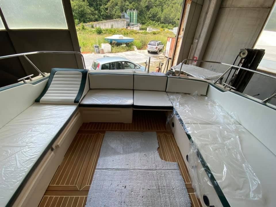 cuscini beige per imbarcazione