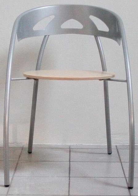 الكراسي بذراعين في المخزون