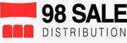 Il logo di 98 SALE DISTRIBUTION presenta un'icona stilizzata di schermo e sedili rossi accanto a un testo nero.