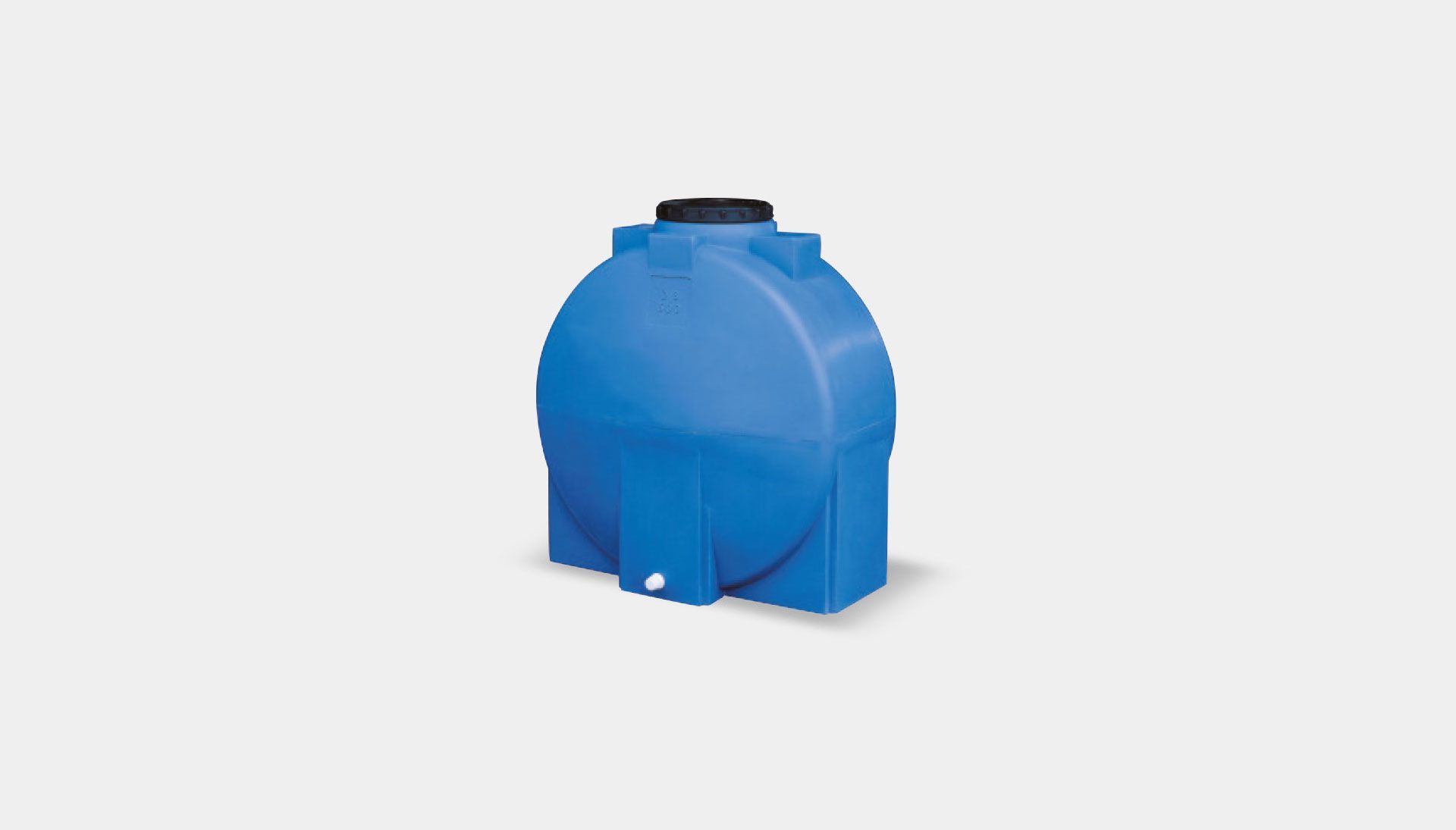 Un serbatoio dell'acqua in plastica blu con un coperchio nero su sfondo bianco.