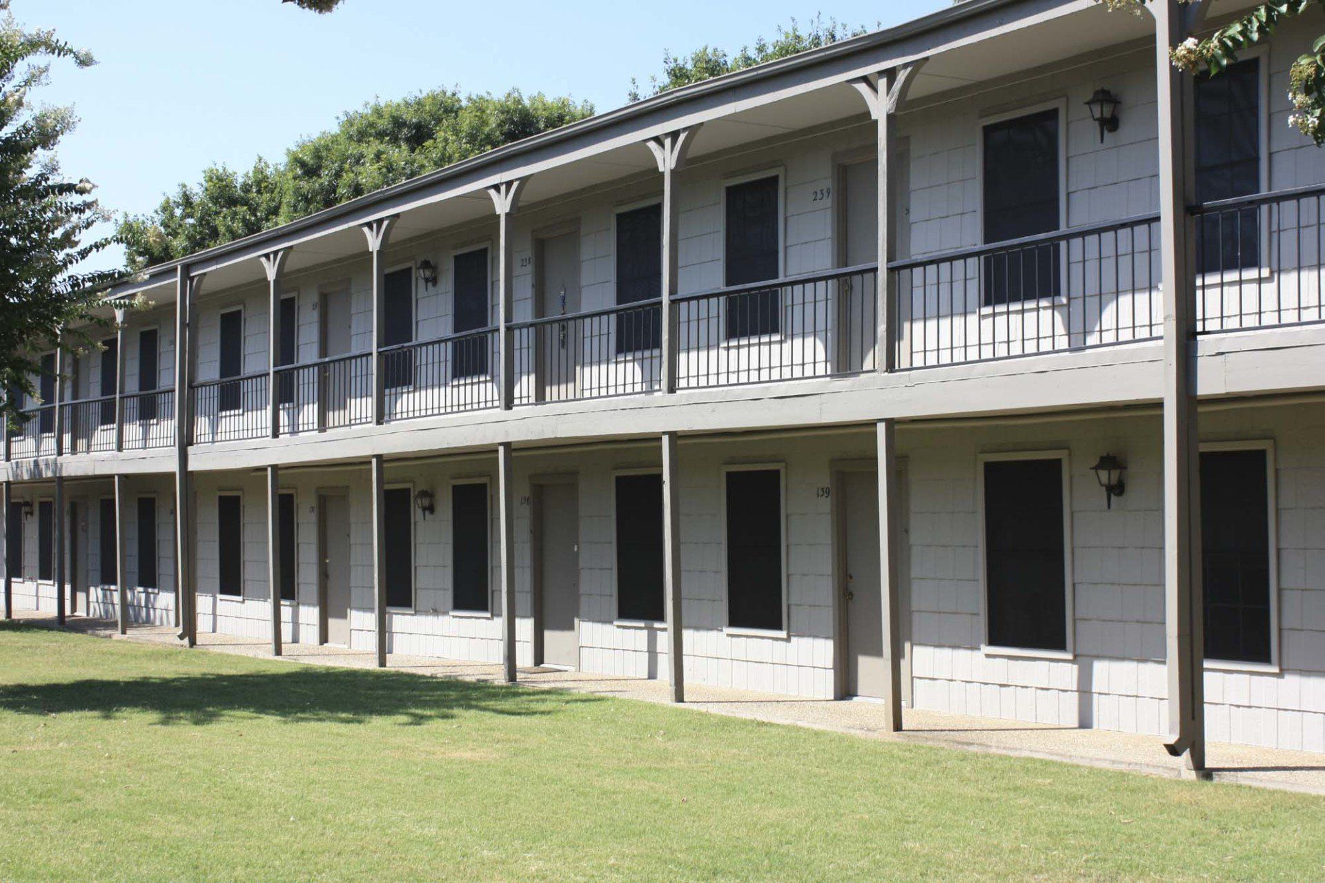 Highlander Square Apartment Exterior