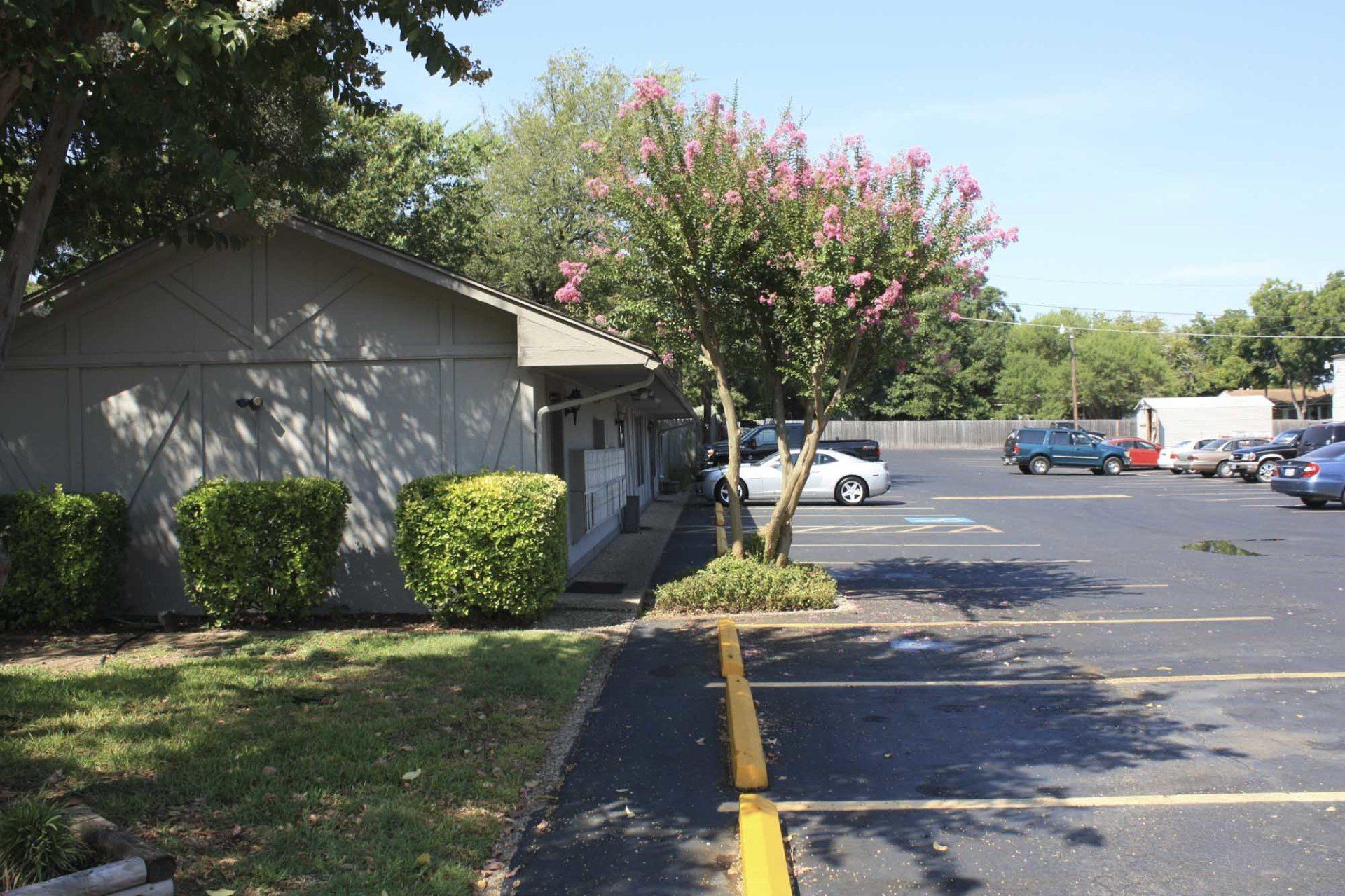 Highlander Square Apartment Exterior