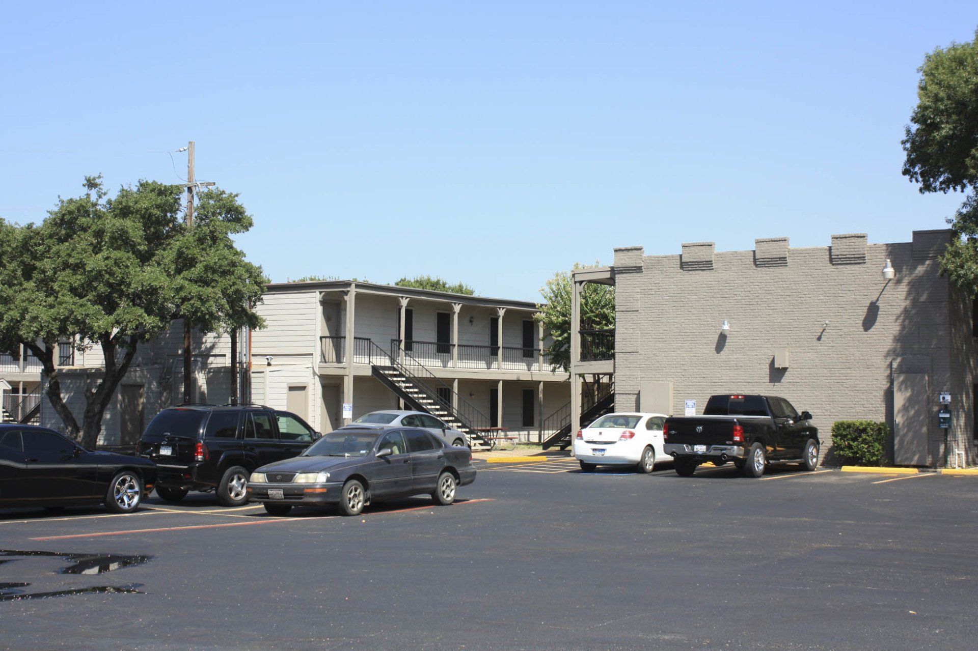 Highlander Square Apartment Exterior