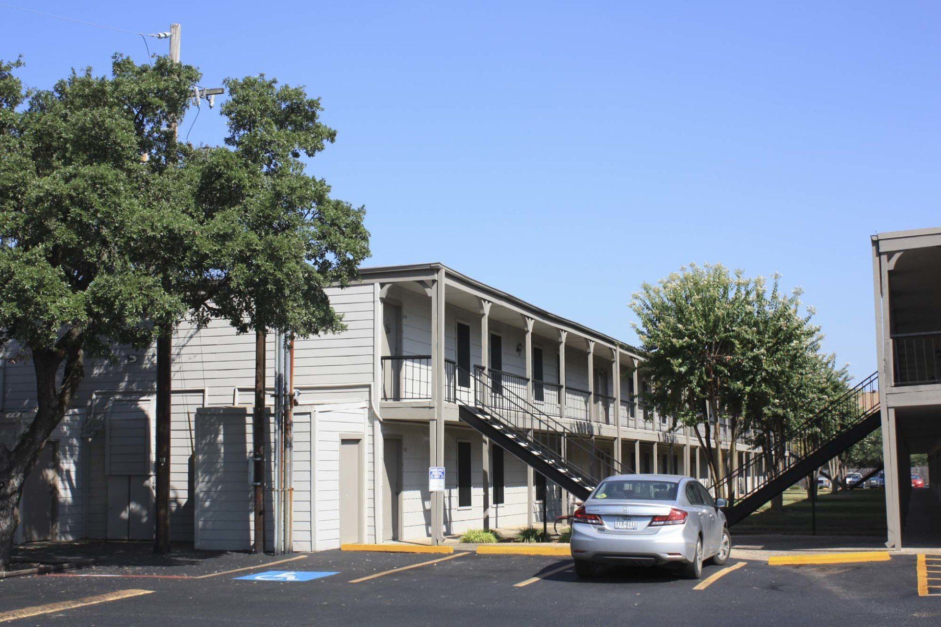 Highlander Square Apartment Exterior