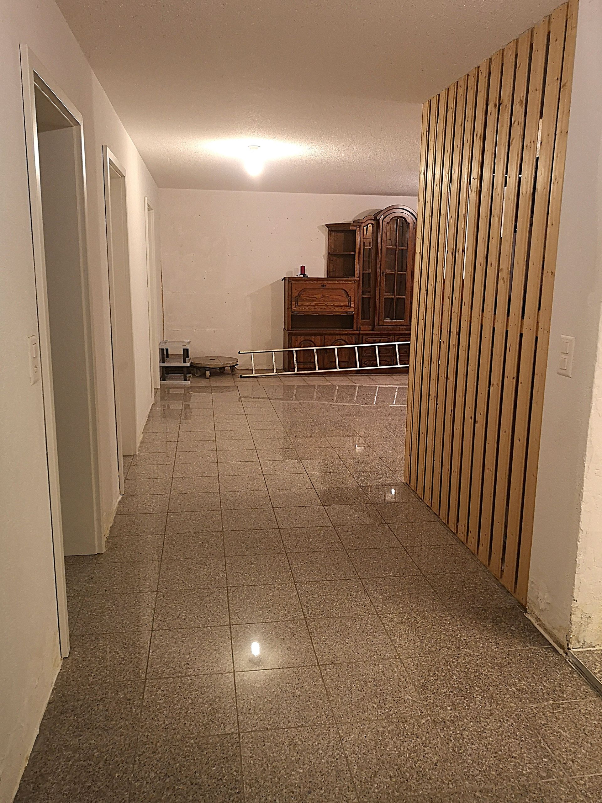 Sous-sol : à droite caves locataires / à gauche locaux propriétaires