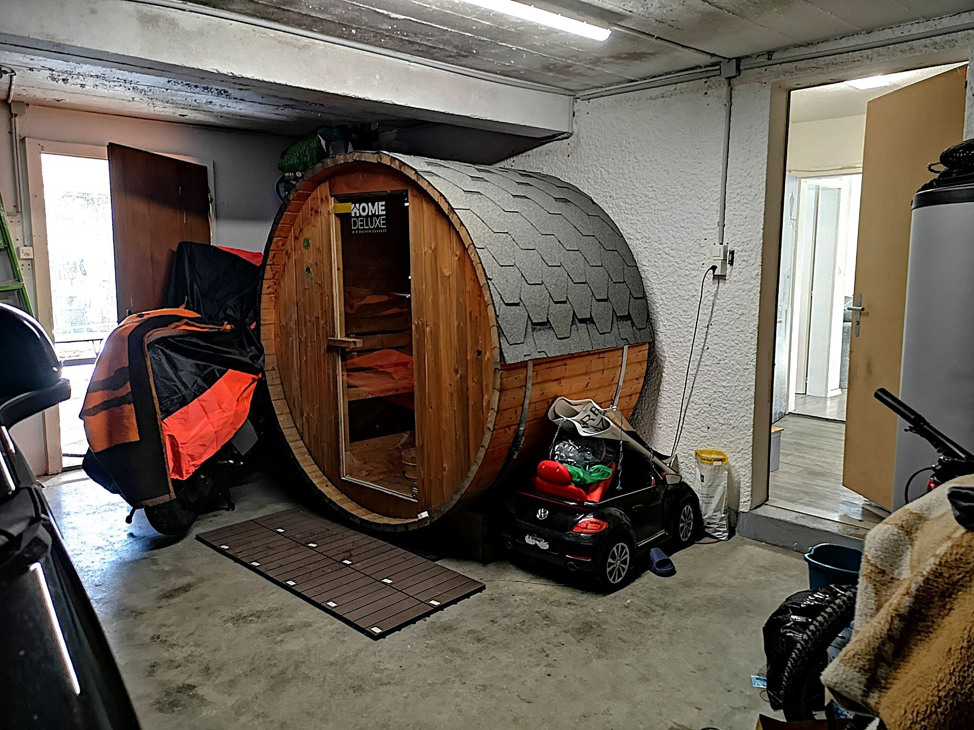 Garage avec partie sauna