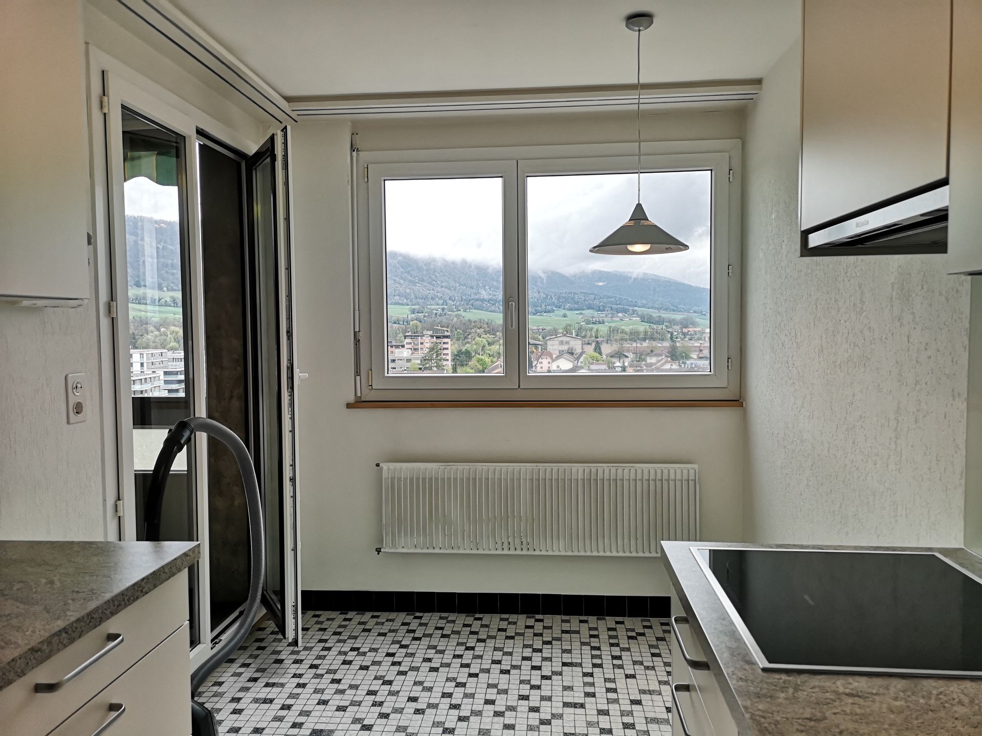 Coin repas dans la cuisine