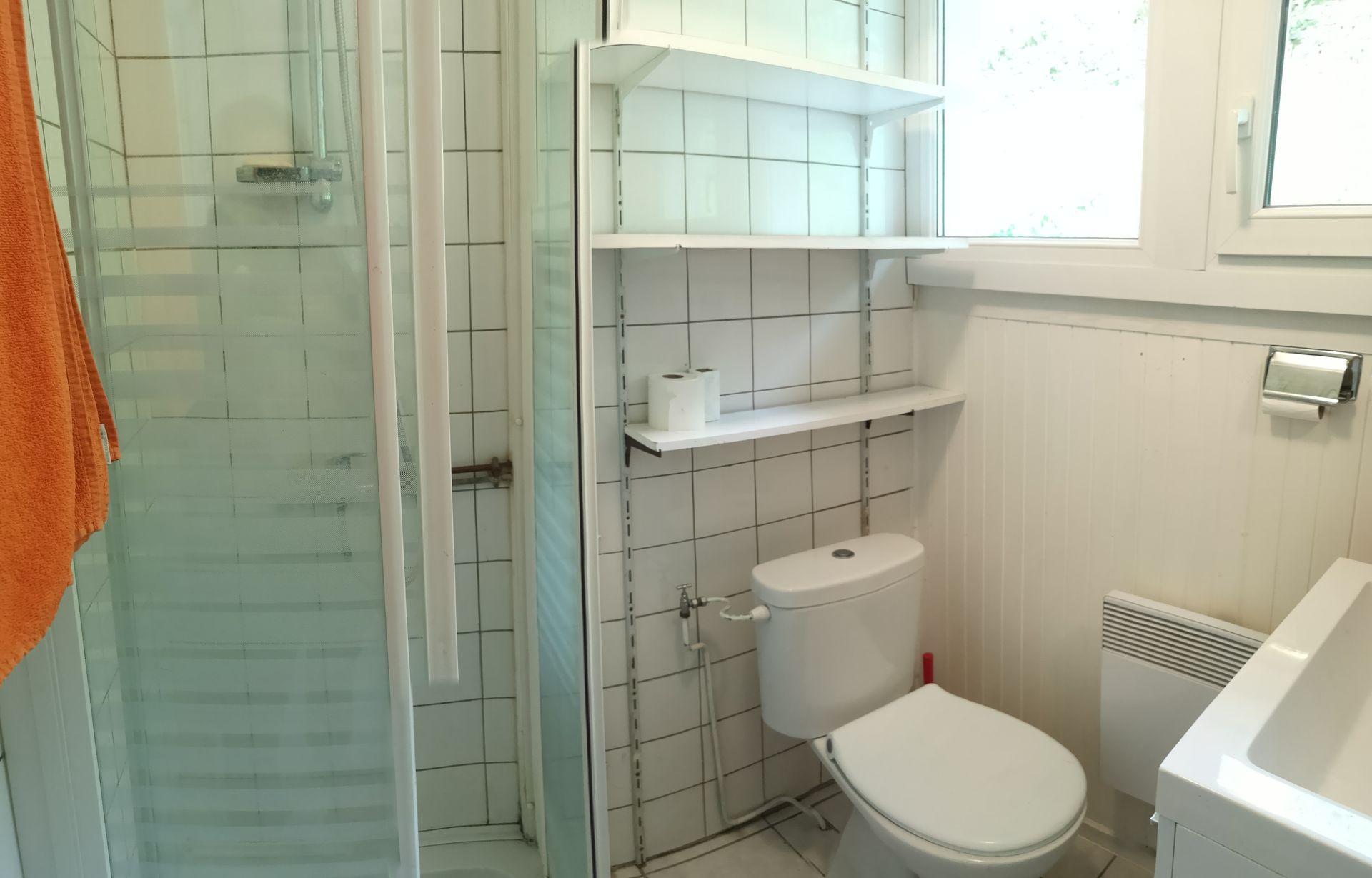 Salle de bain rez-de-chaussée supérieur