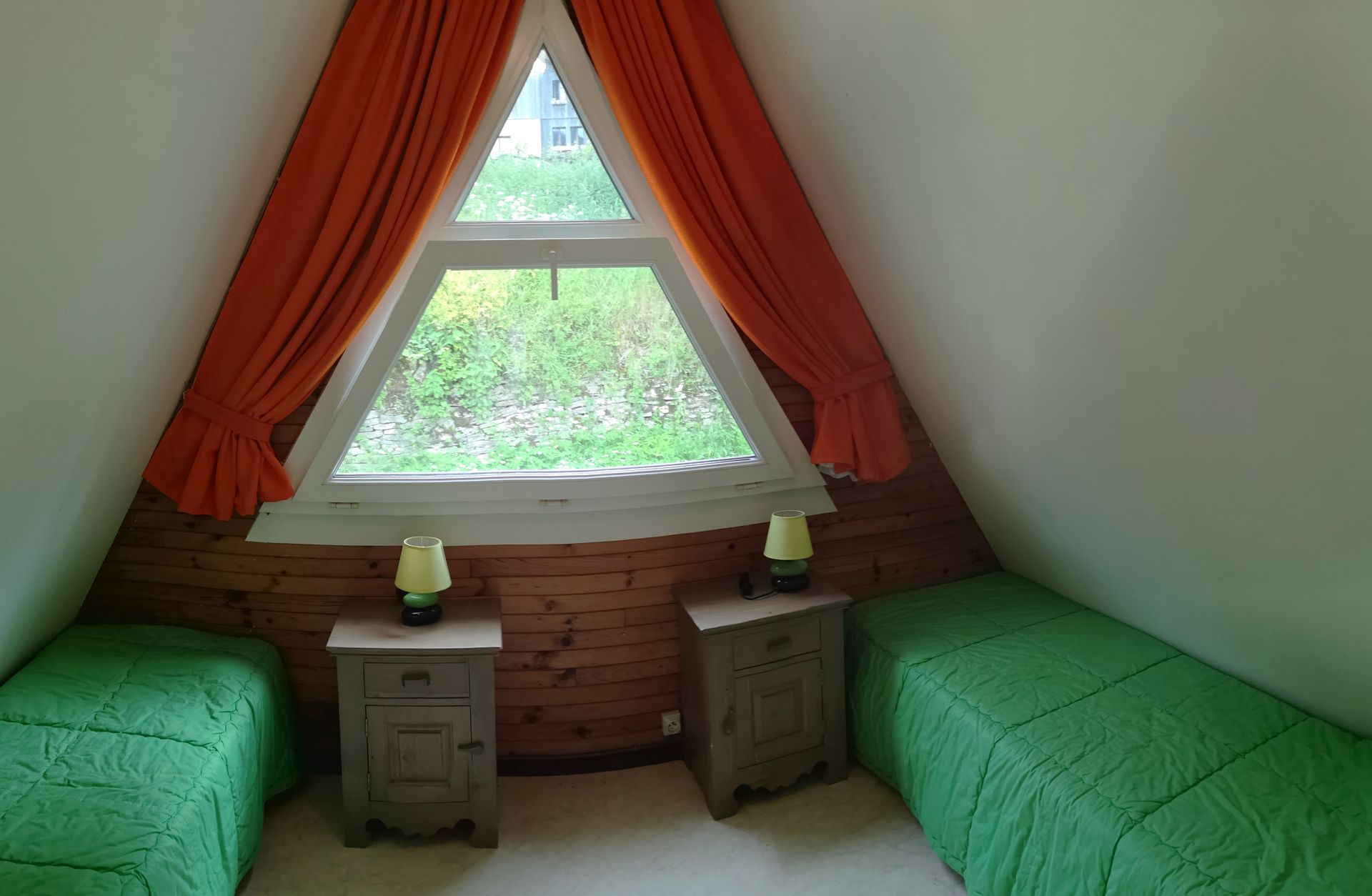 Chambre 2 à l'étage