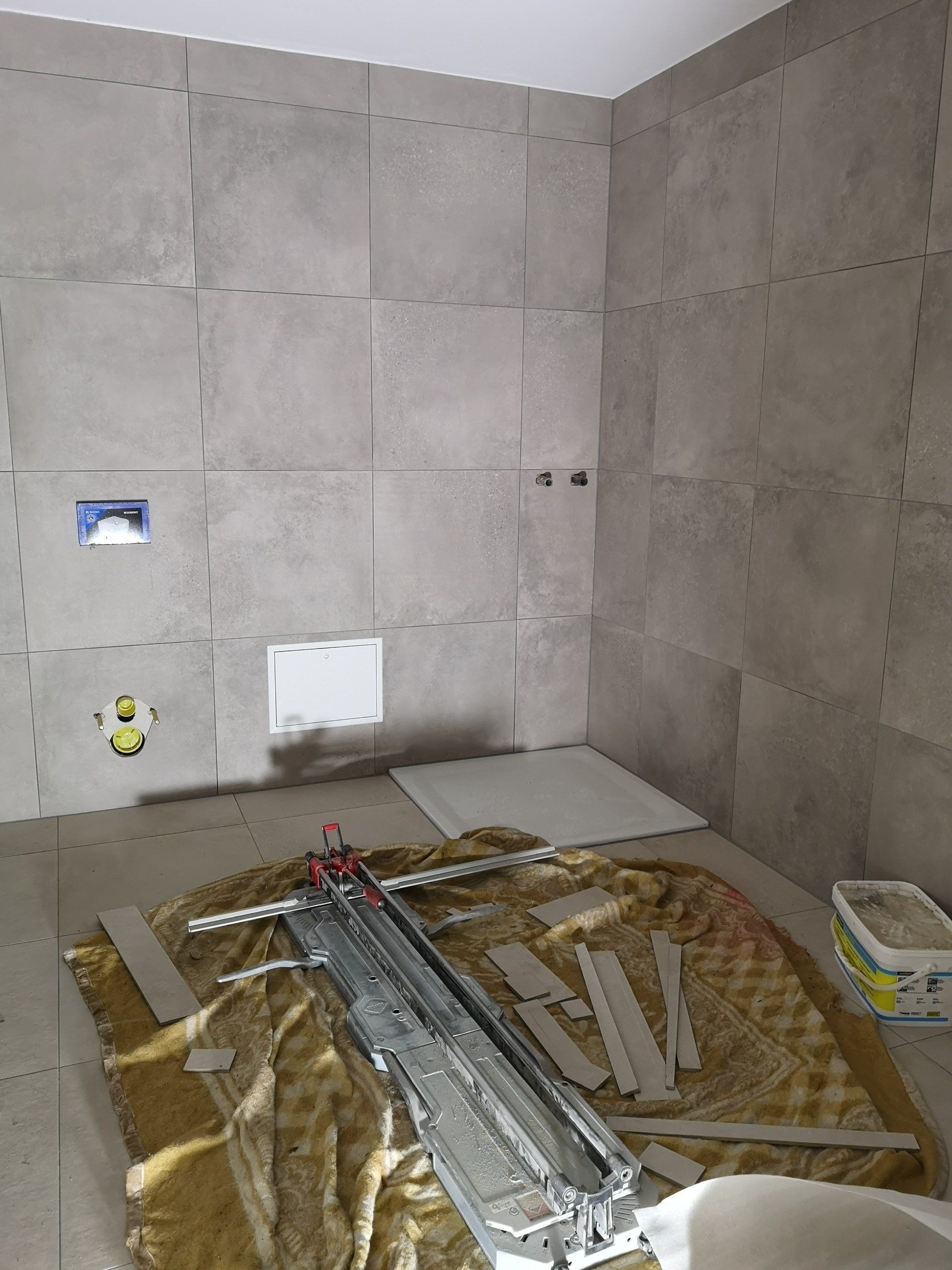 Salle de bain en cours de rénovation complète