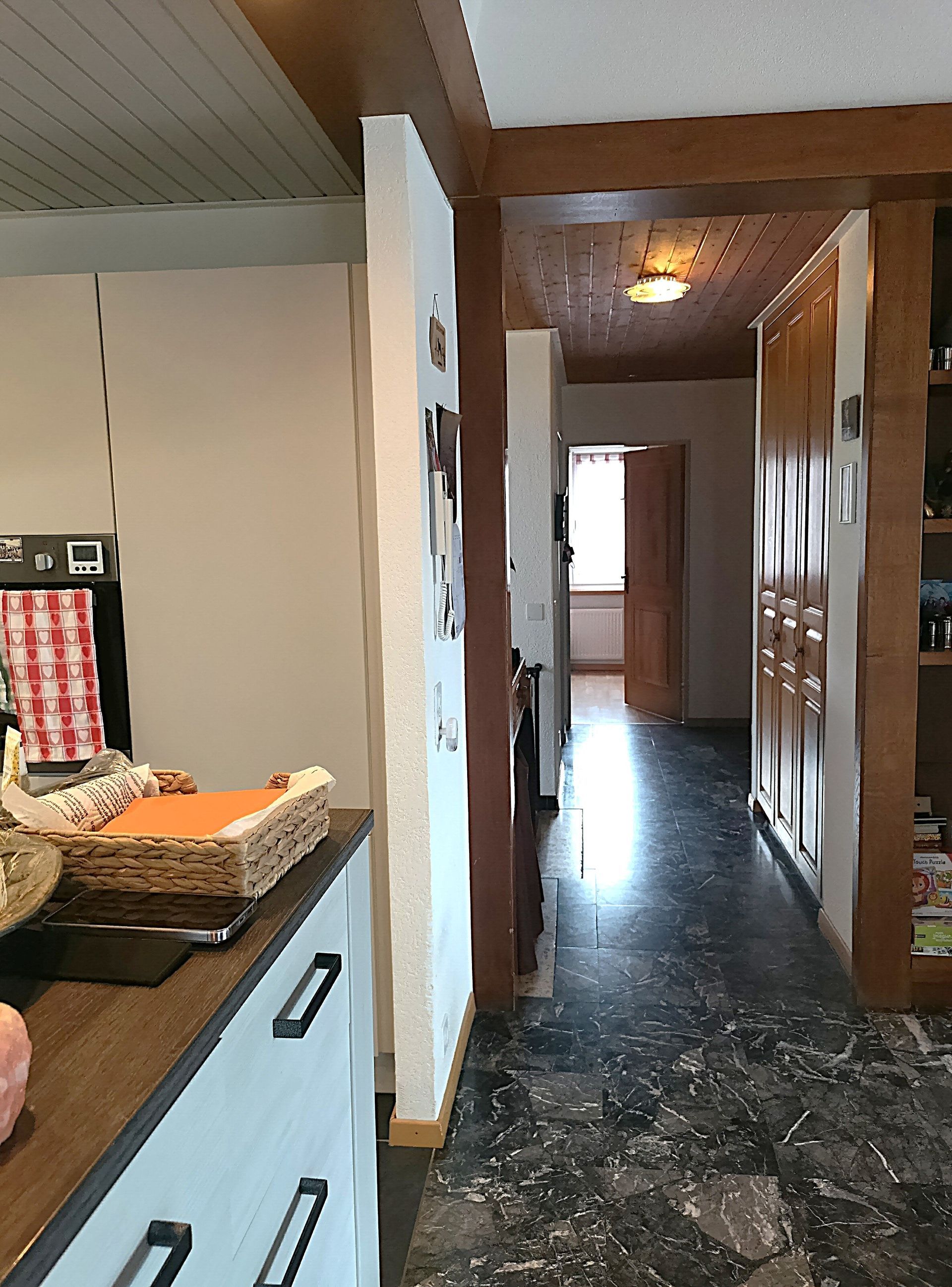 1er étage corridor menant aux chambres et salle de bain