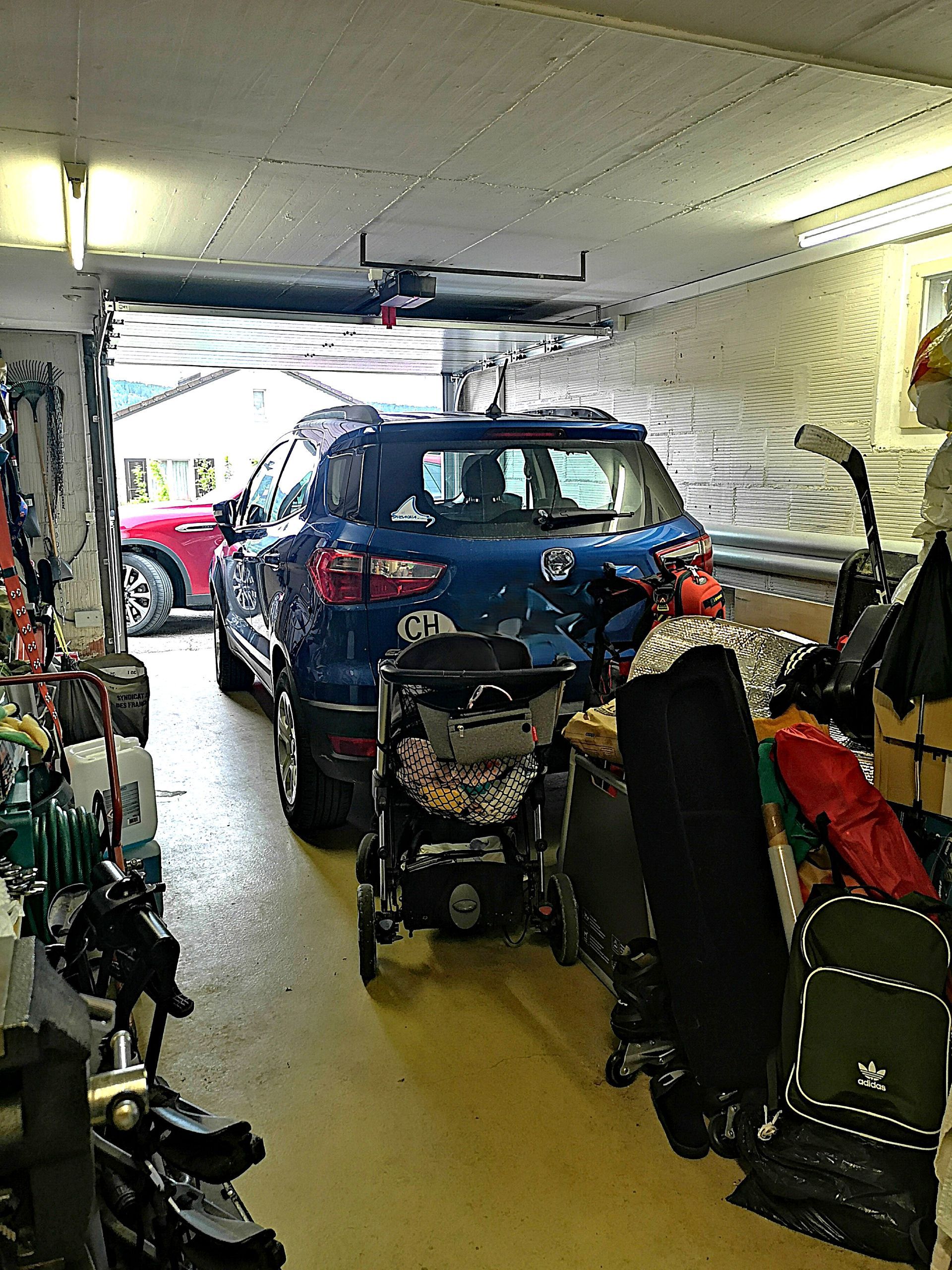 Rez-de-chaussée garage/atelier