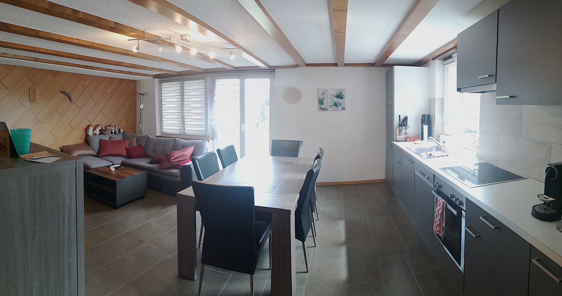 Rez-de-chaussée cuisine/salon/salle à manger