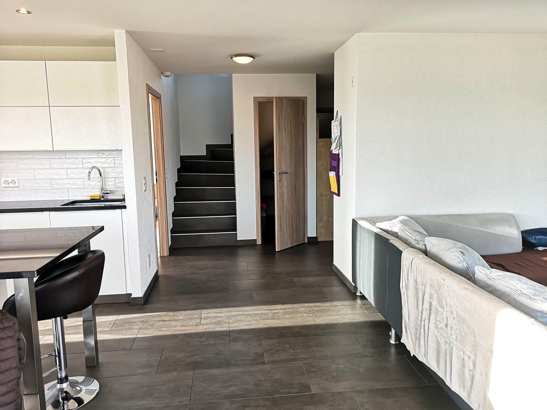 Rez-de-chaussée accès au 1er étage