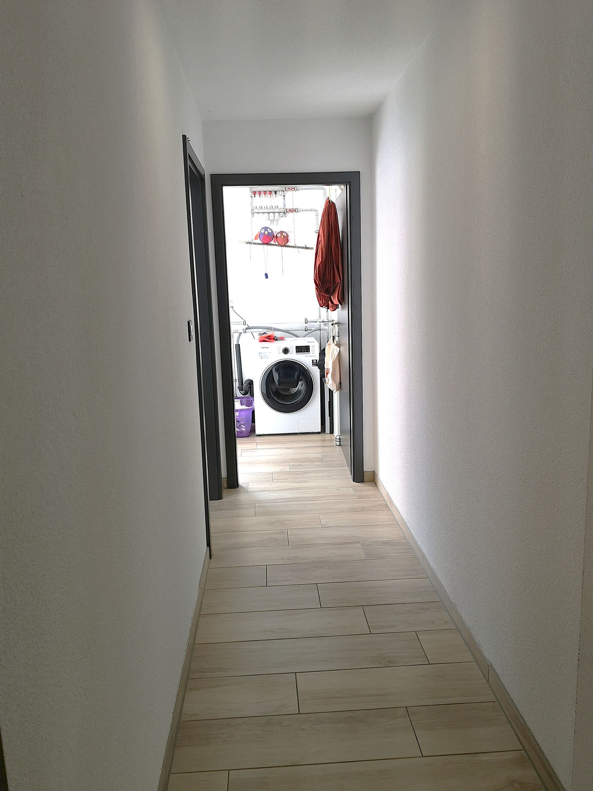 Rez inférieur accès chambre et buanderie/local technique