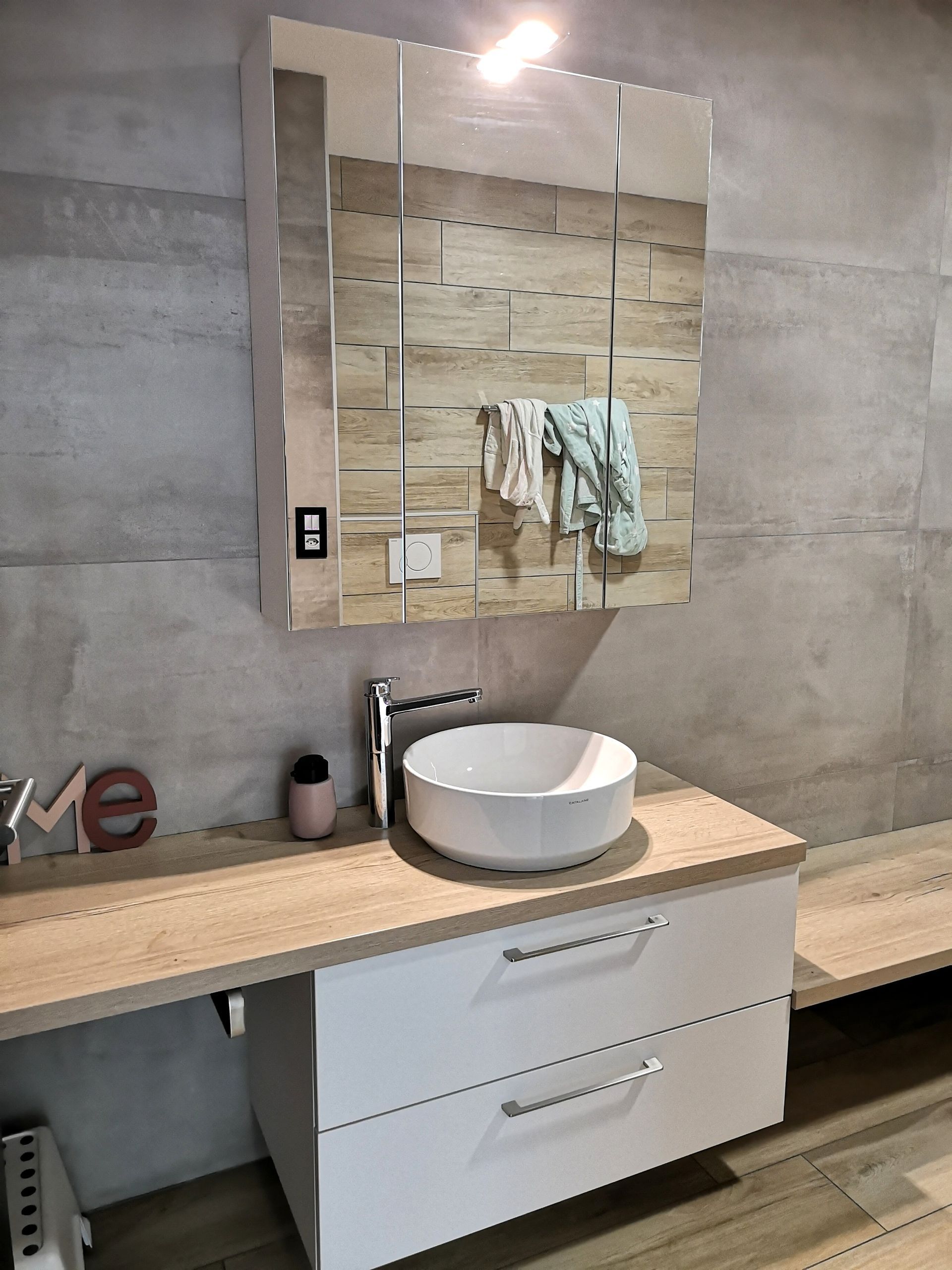 Rez inférieur : salle de bain