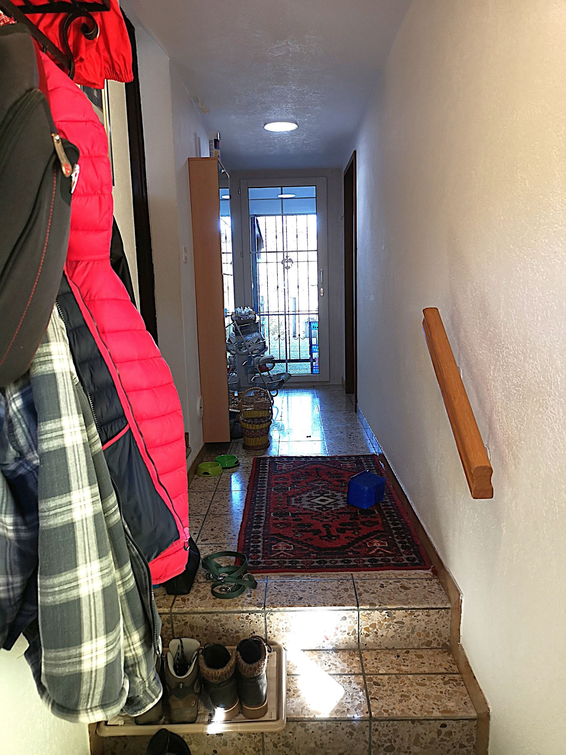 Rez-de-chaussée entrée maison