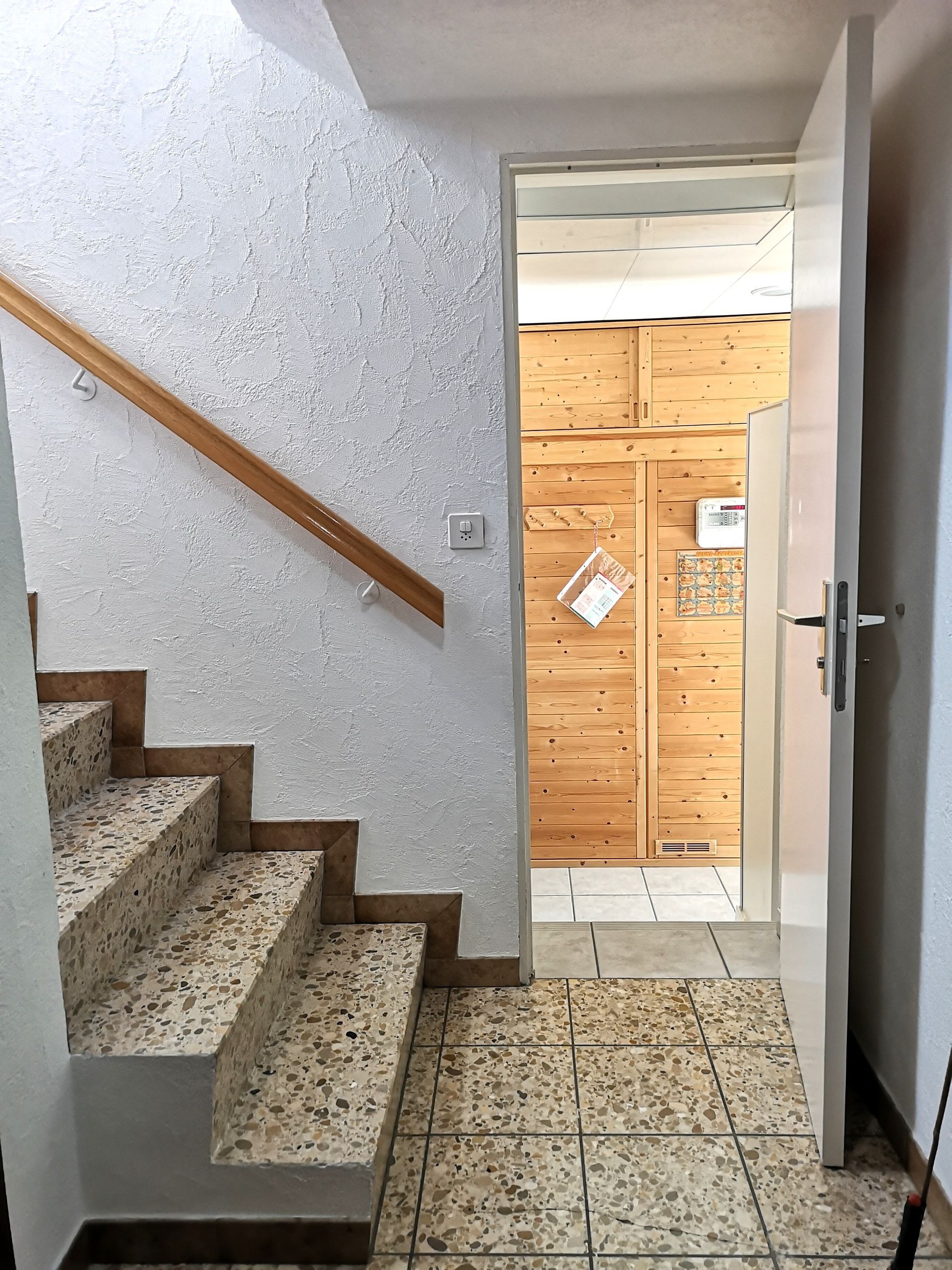 Rez-de-chaussée accès au 1er étage