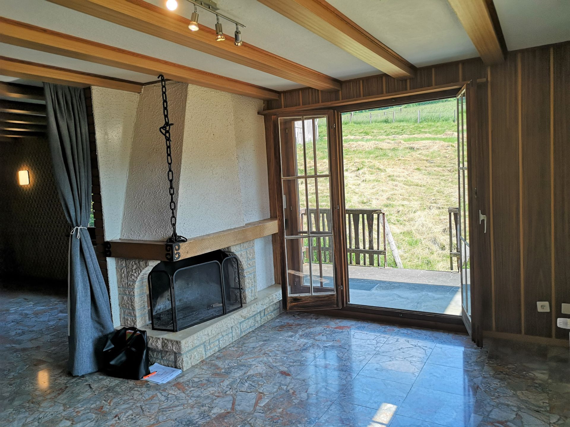 Salon et terrasse
