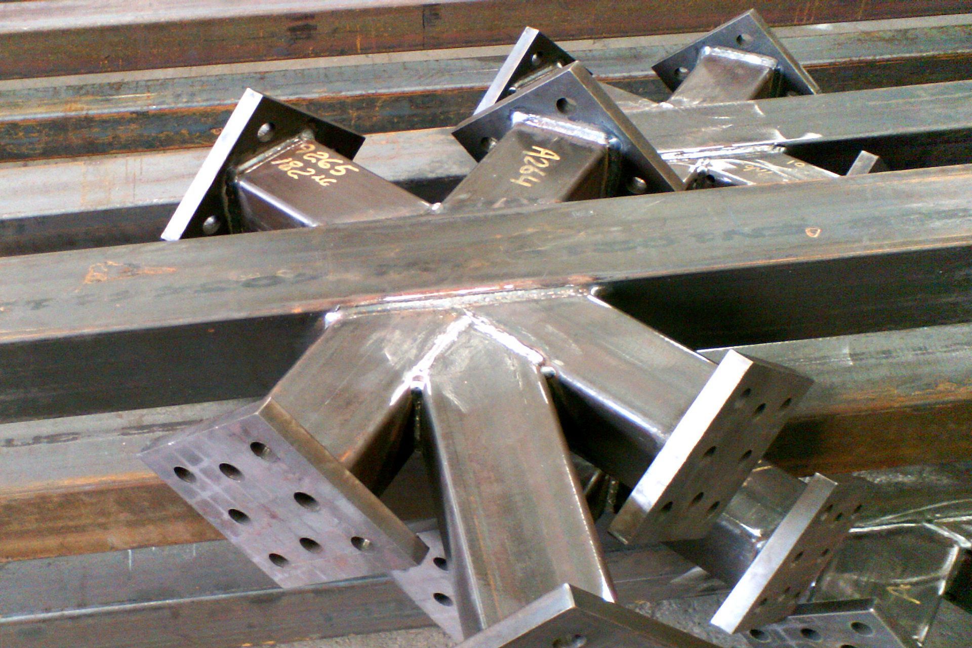 A bunch of metal pieces are stacked on top of each other