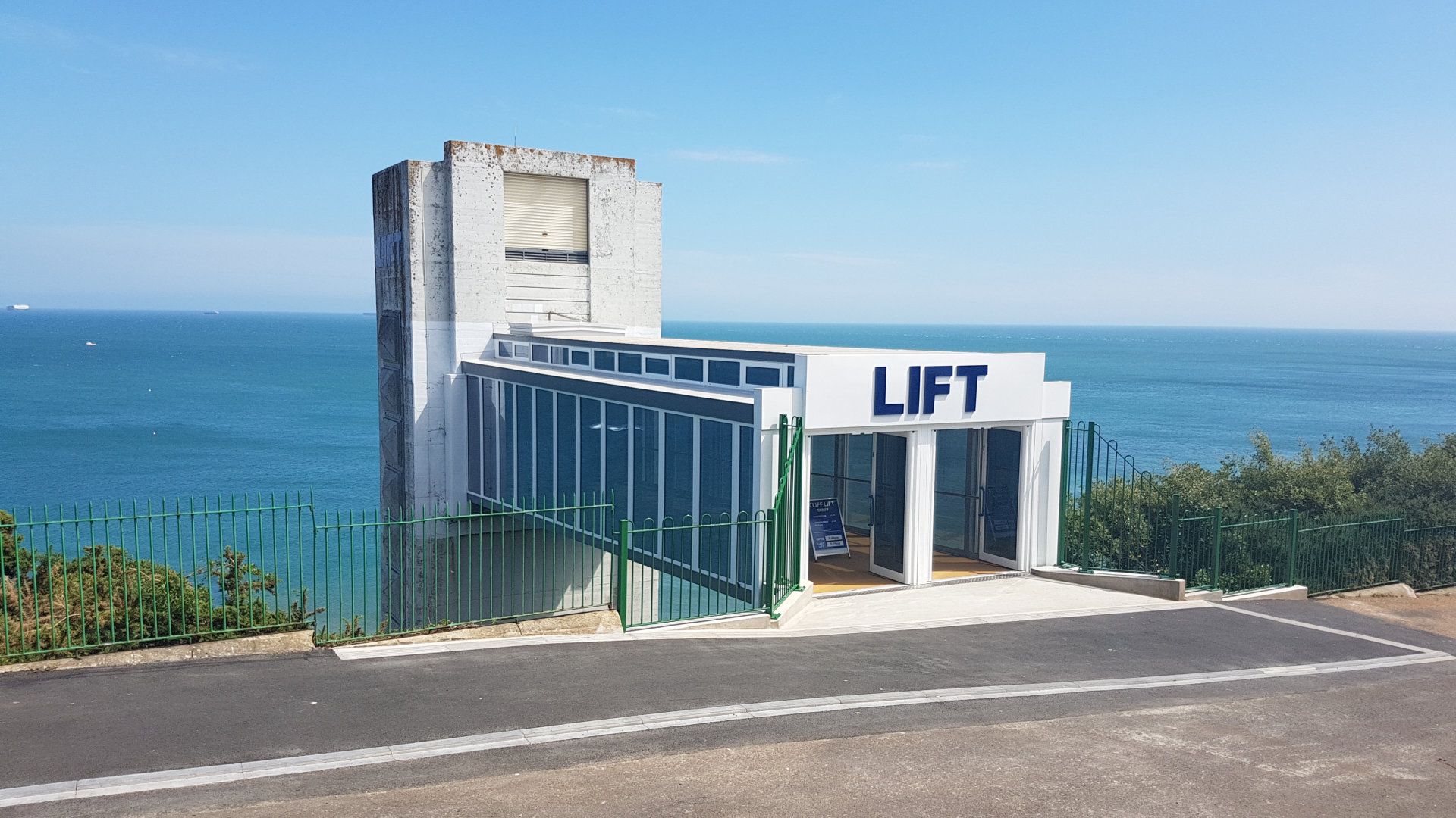 A white building with the word lift on it