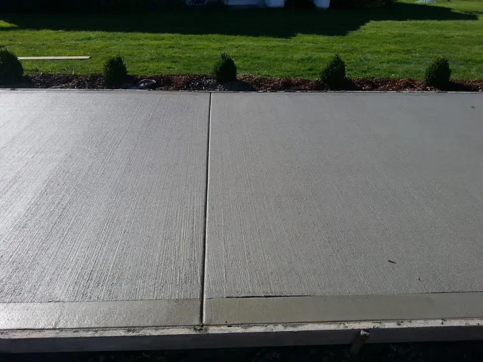 Residential concrete flatwork with clean edge detail