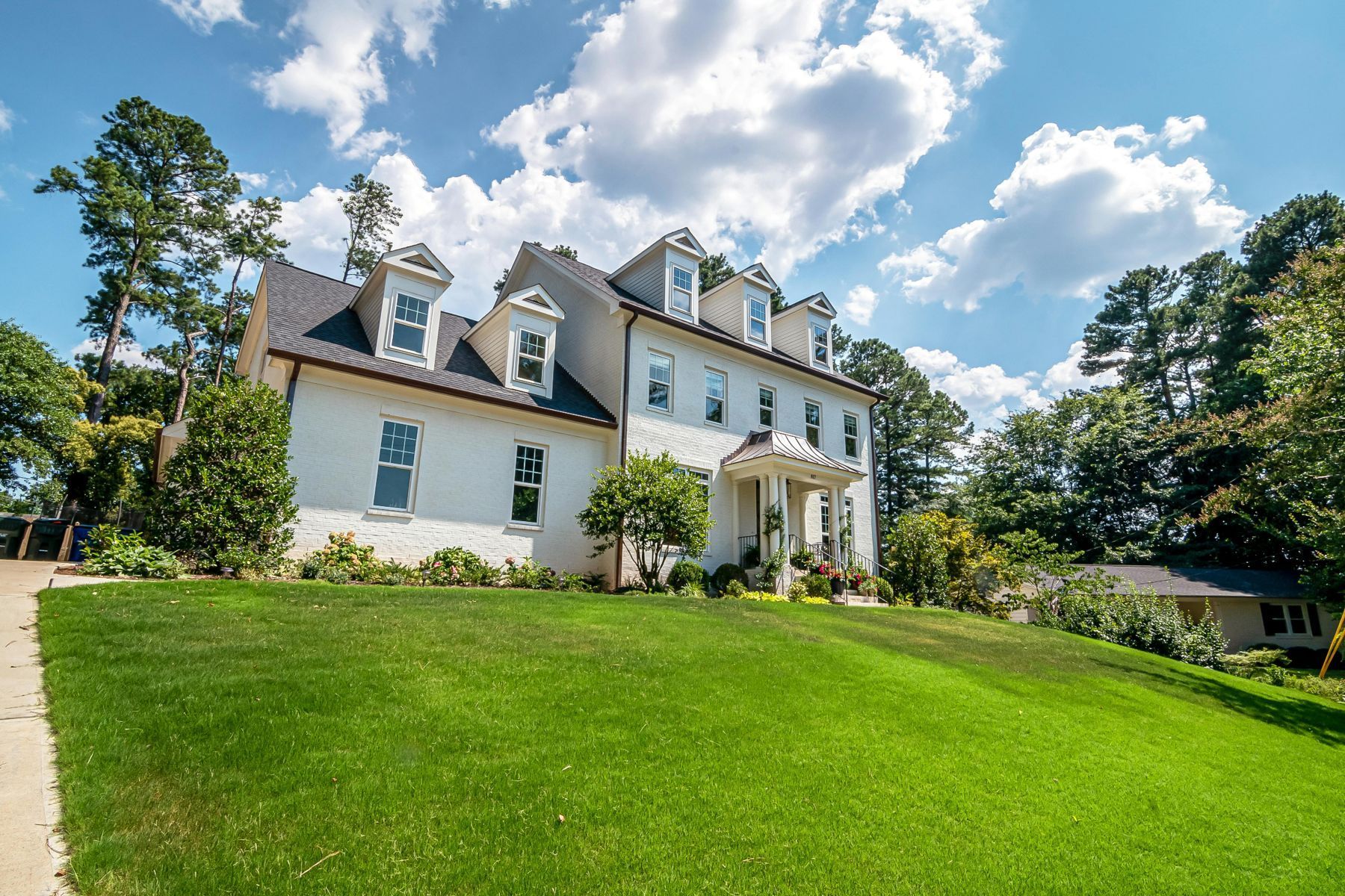 picture of a mansion: NSW mortgage brokers help homebuyers with home loans.